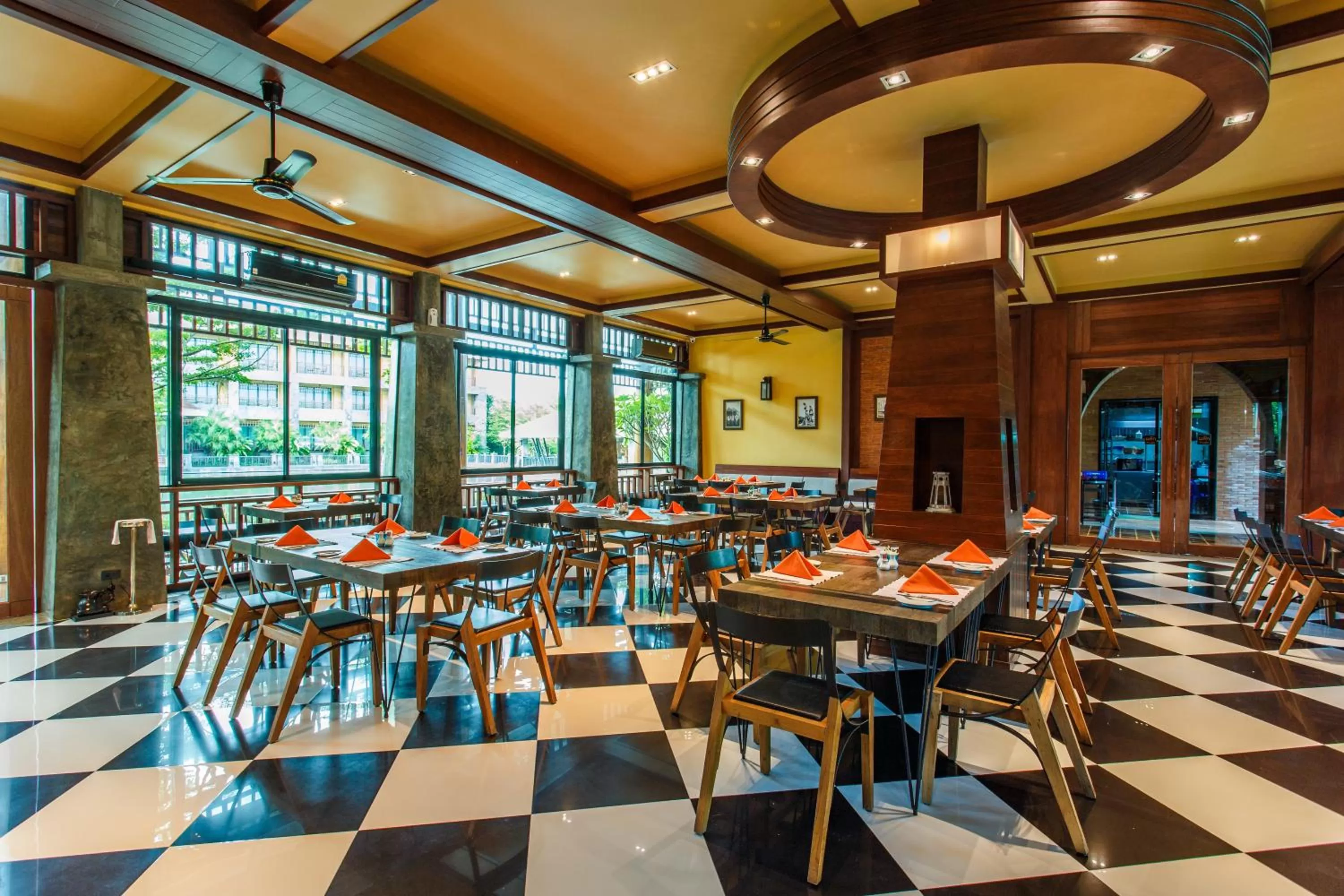 Restaurant/places to eat in Hotel de l'amour SHA PLUS