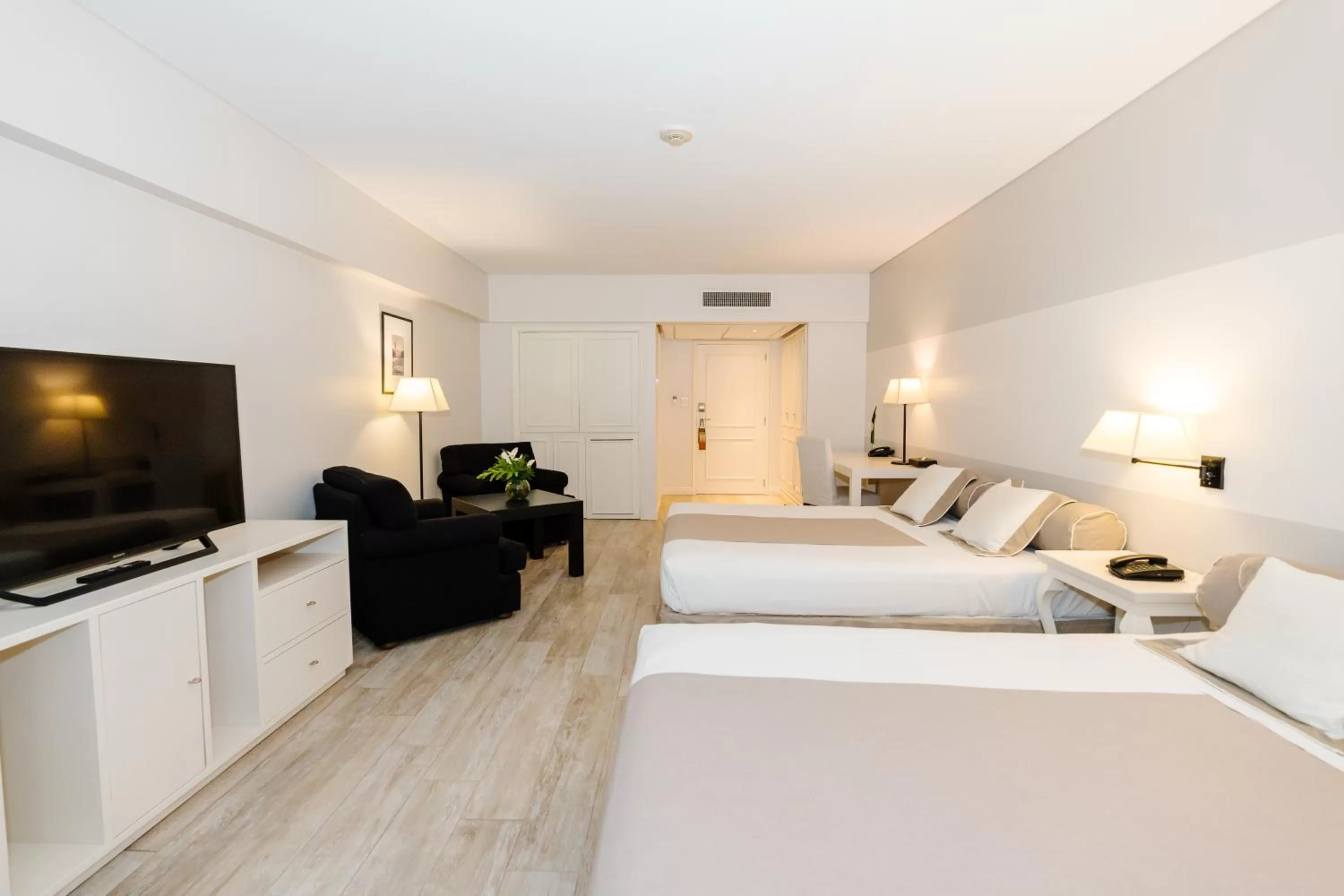 Photo of the whole room, Bed in Loi Suites Recoleta Hotel