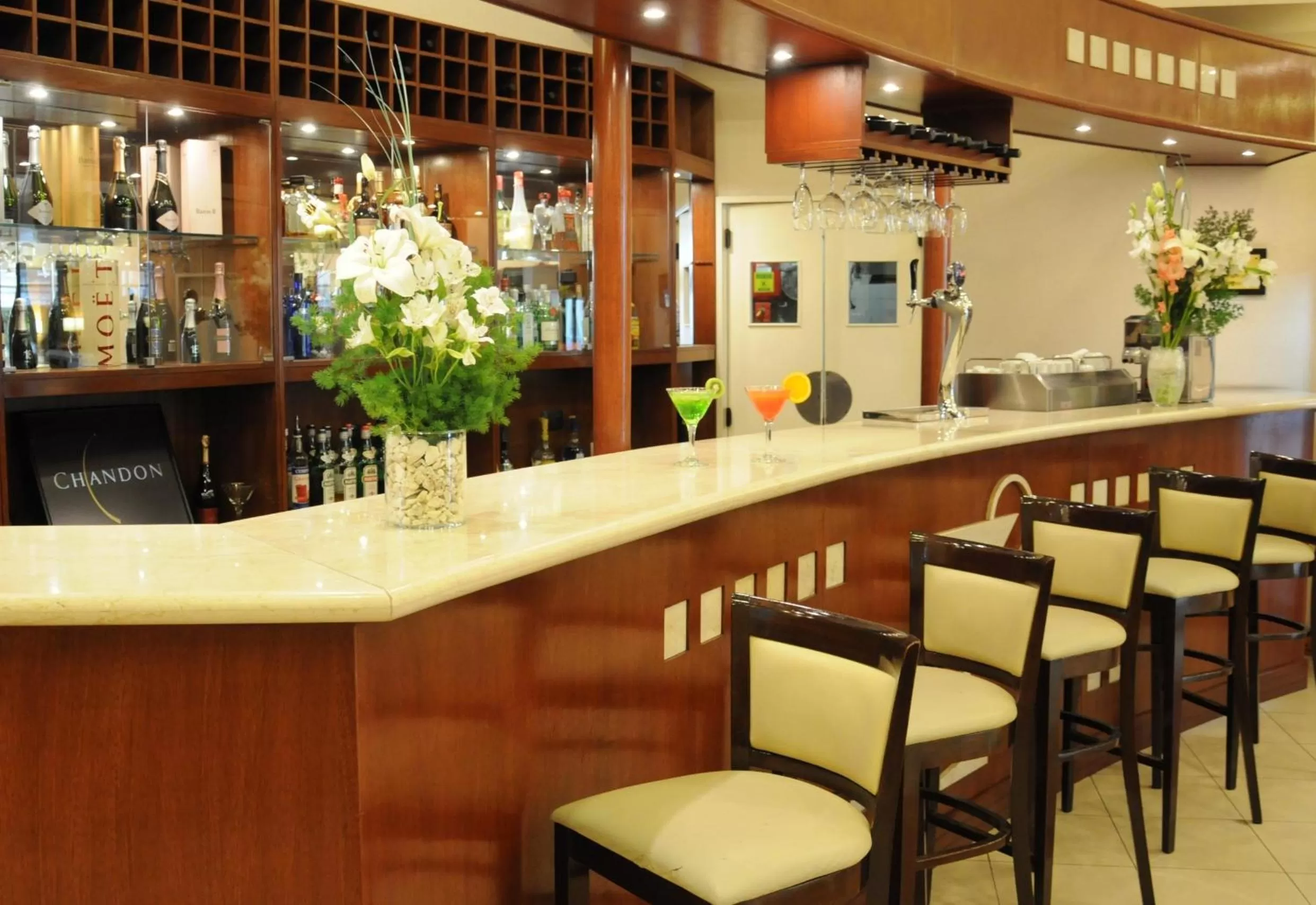 Lounge or bar in InterTower Hotel