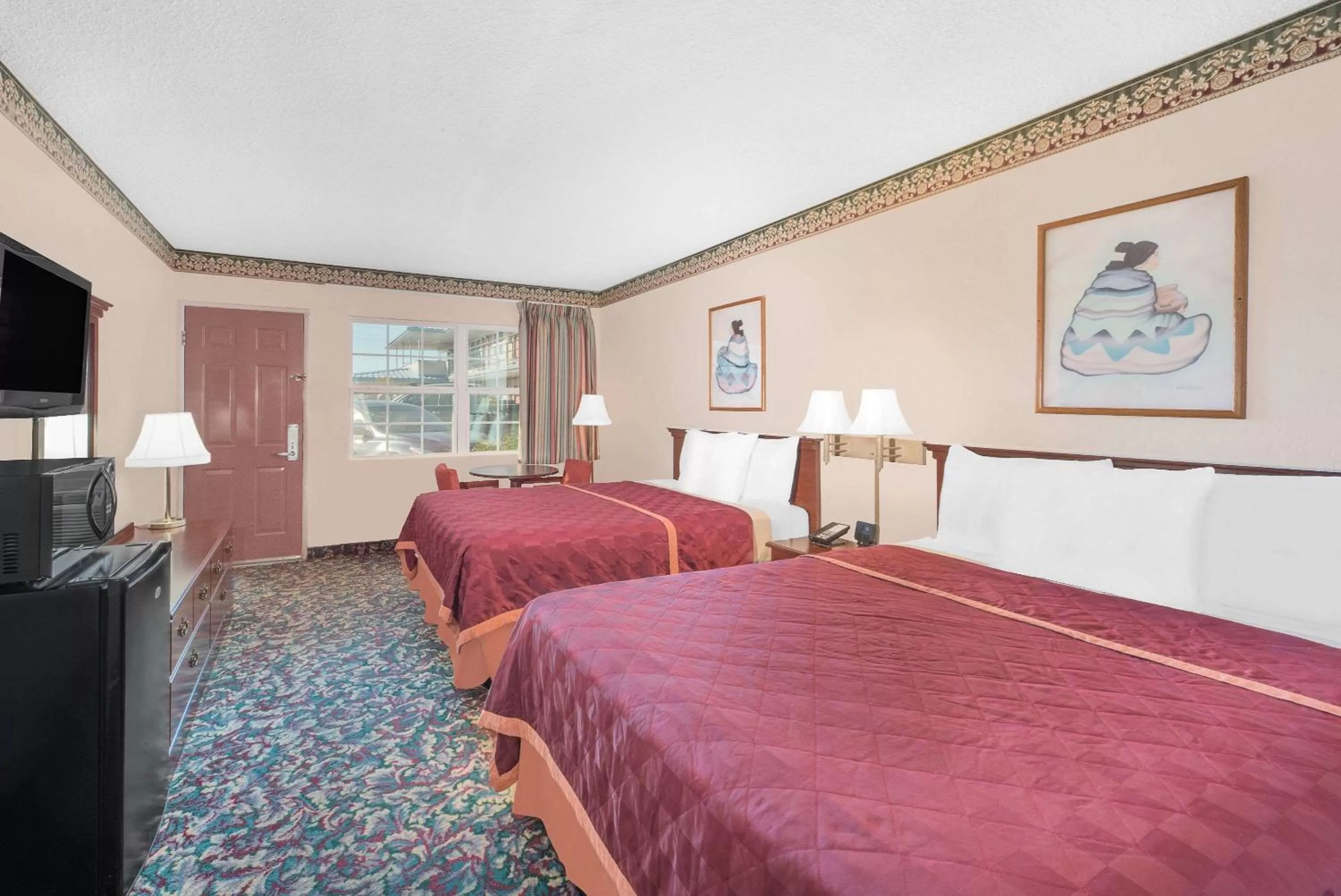 Photo of the whole room, Bed in Knights Inn & Suites by Sonesta Pecos