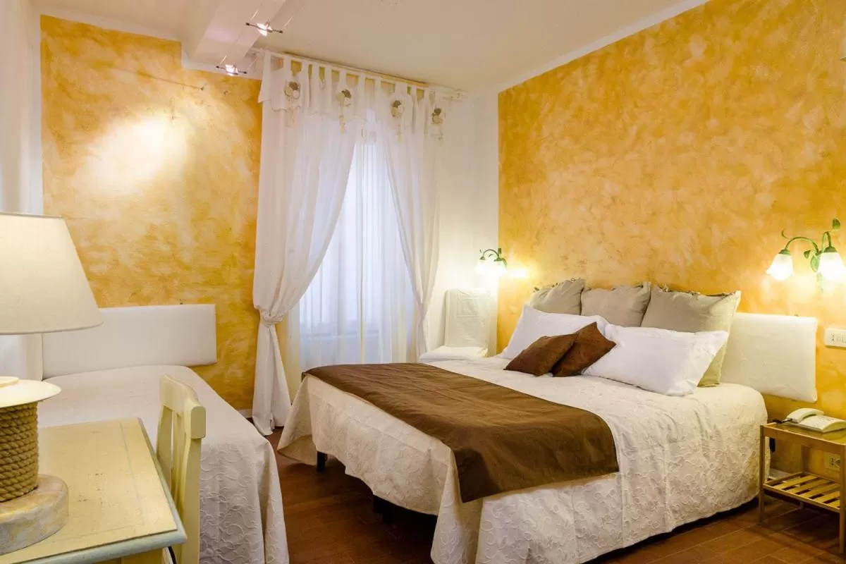 Day, Bed in Hotel Marina