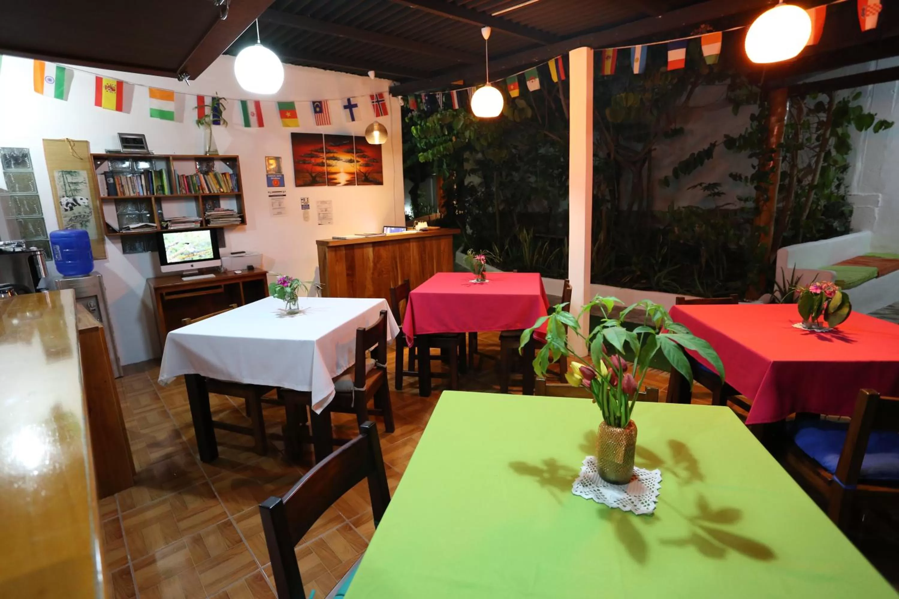 Restaurant/places to eat in The Galapagos Pearl B&B