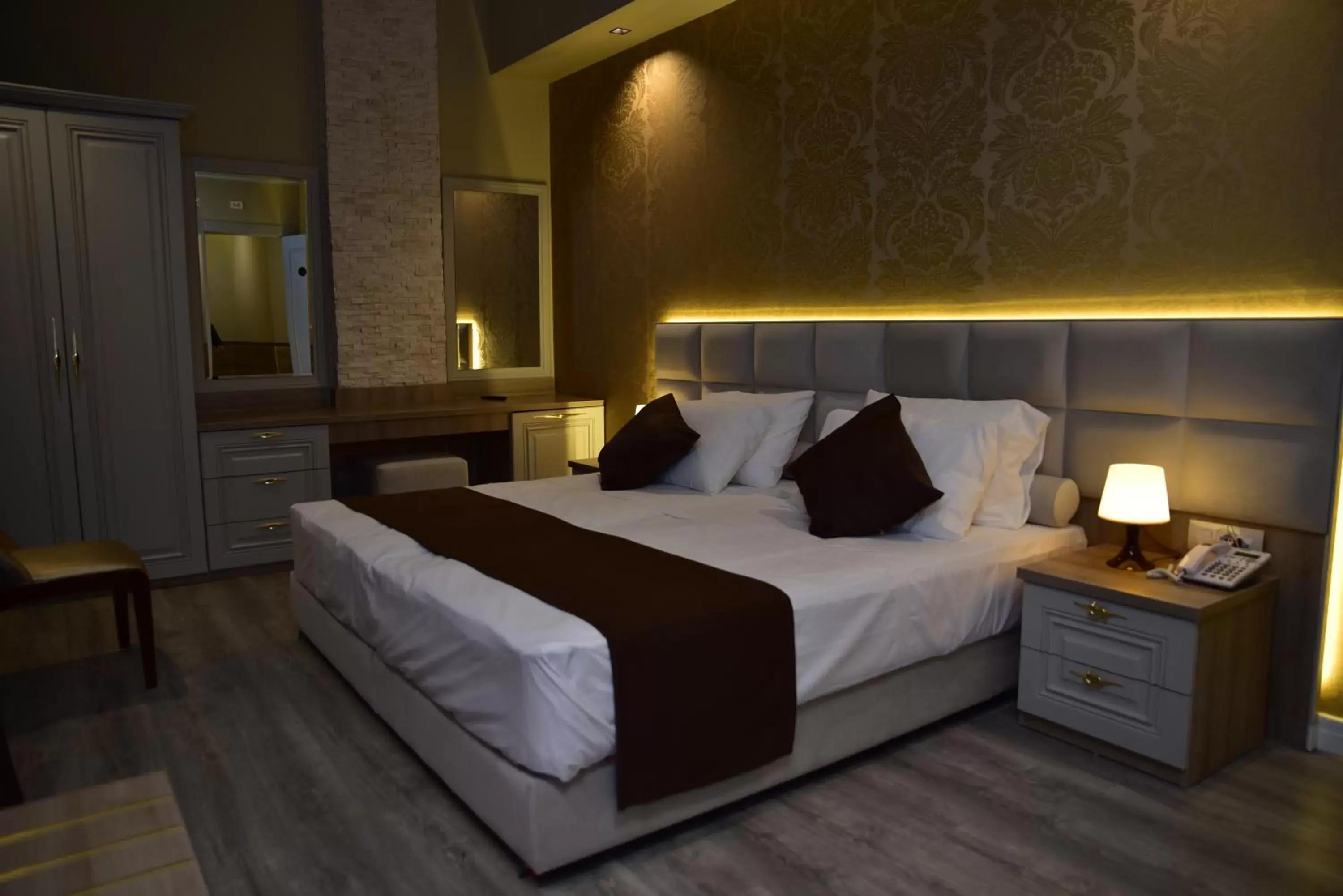 Deluxe Twin Room - single occupancy in The King Resort Deluxe Twin Room - single occupancy in The King Resort