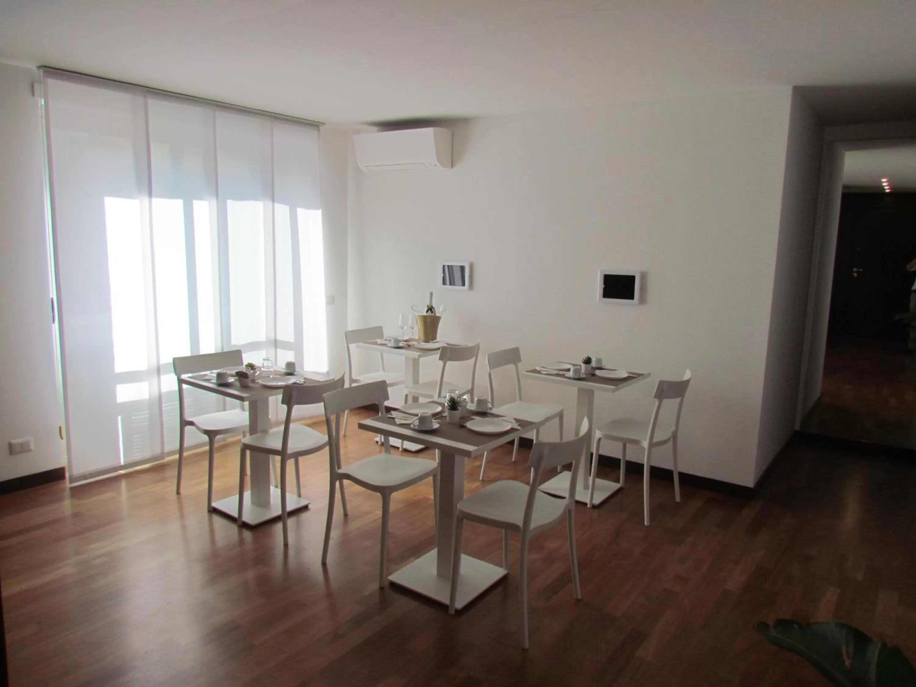 Buffet breakfast in Room 56 - Le Dimore