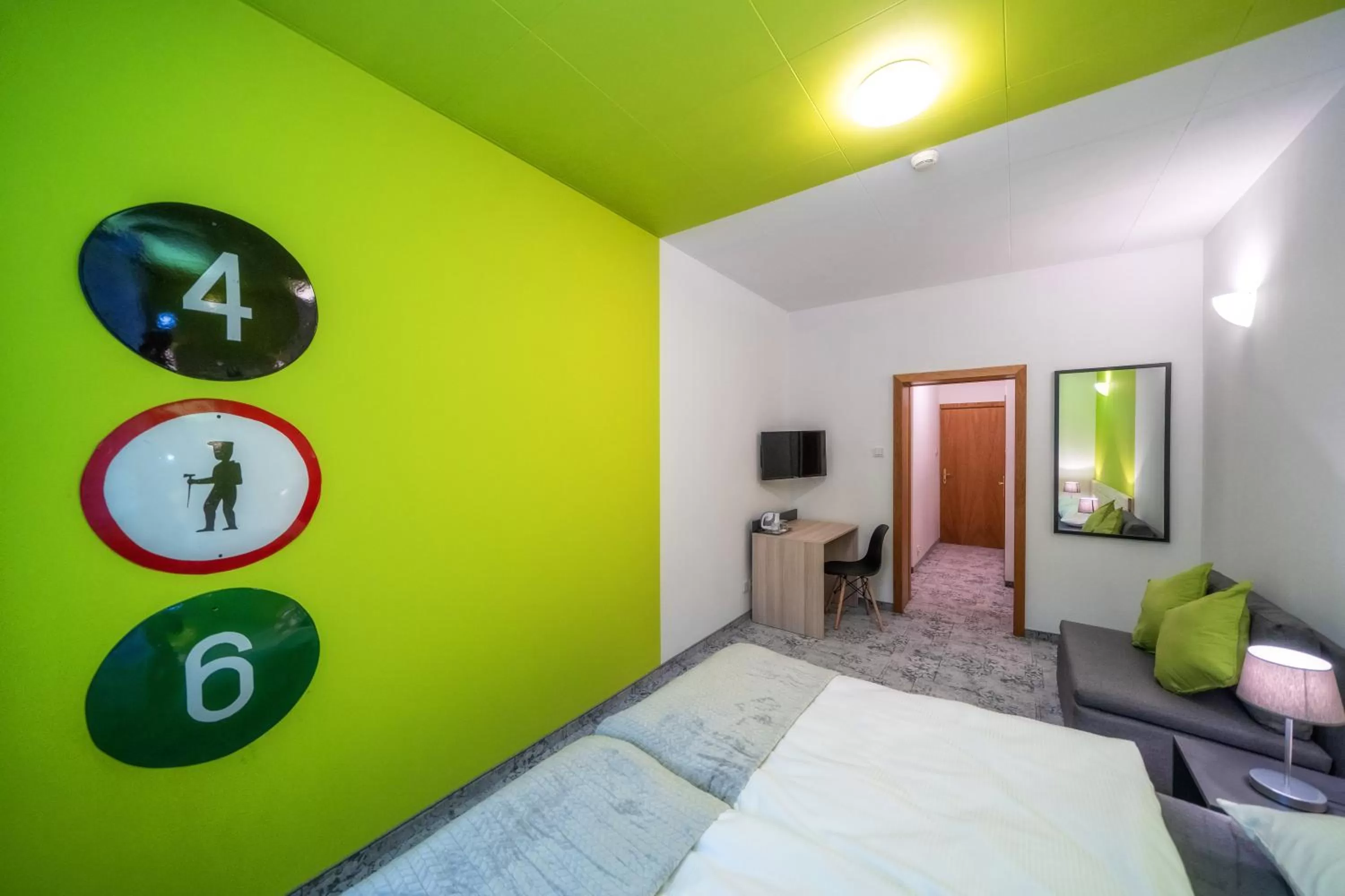 Photo of the whole room, Bed in Gronie Ski & Bike