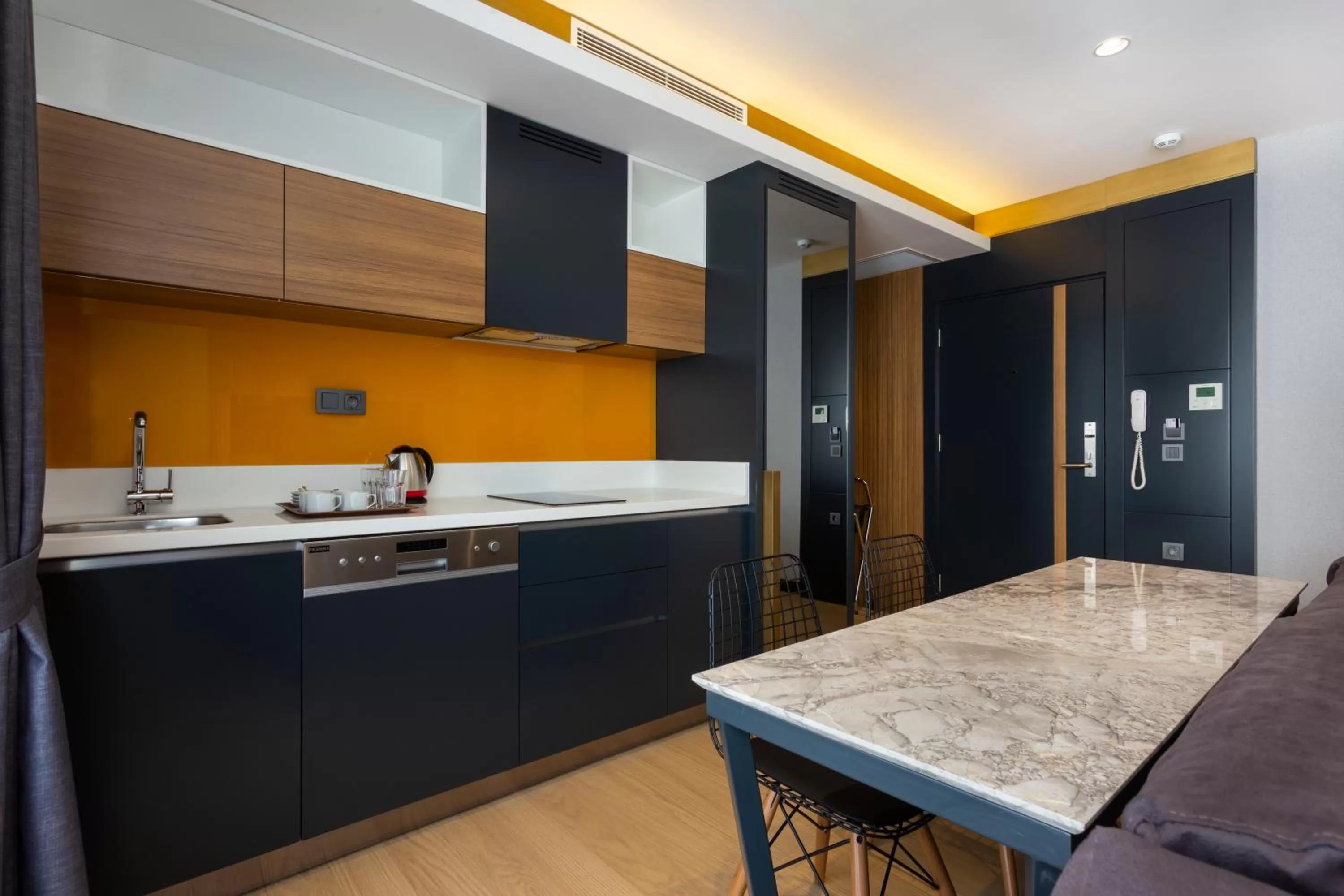 Kitchen or kitchenette in Nox Suite Rezidans