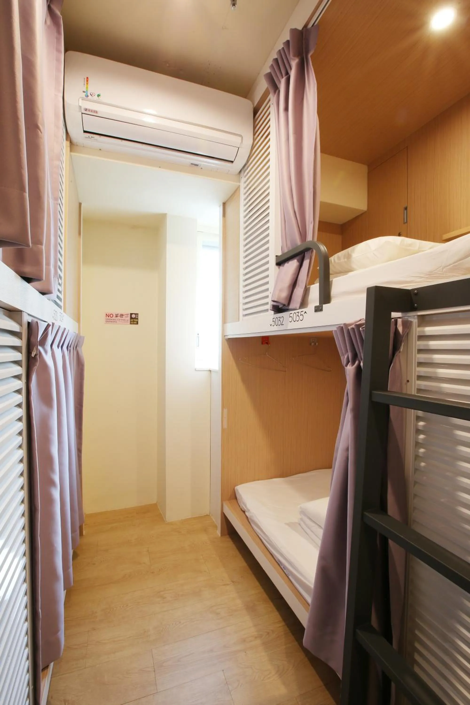 bunk bed, Bed in Loosha Hostel