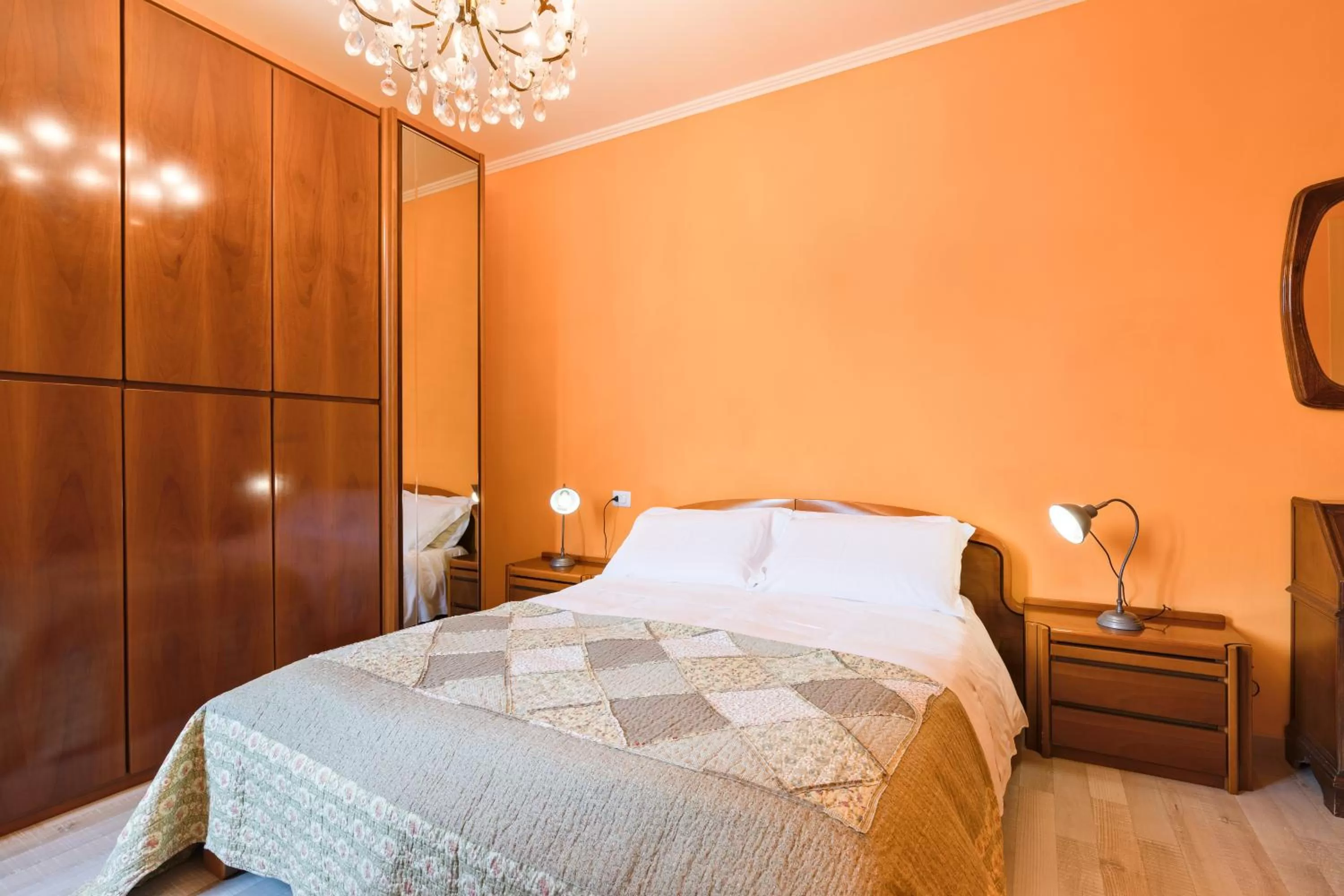 Photo of the whole room, Bed in A Roman Tale B&B