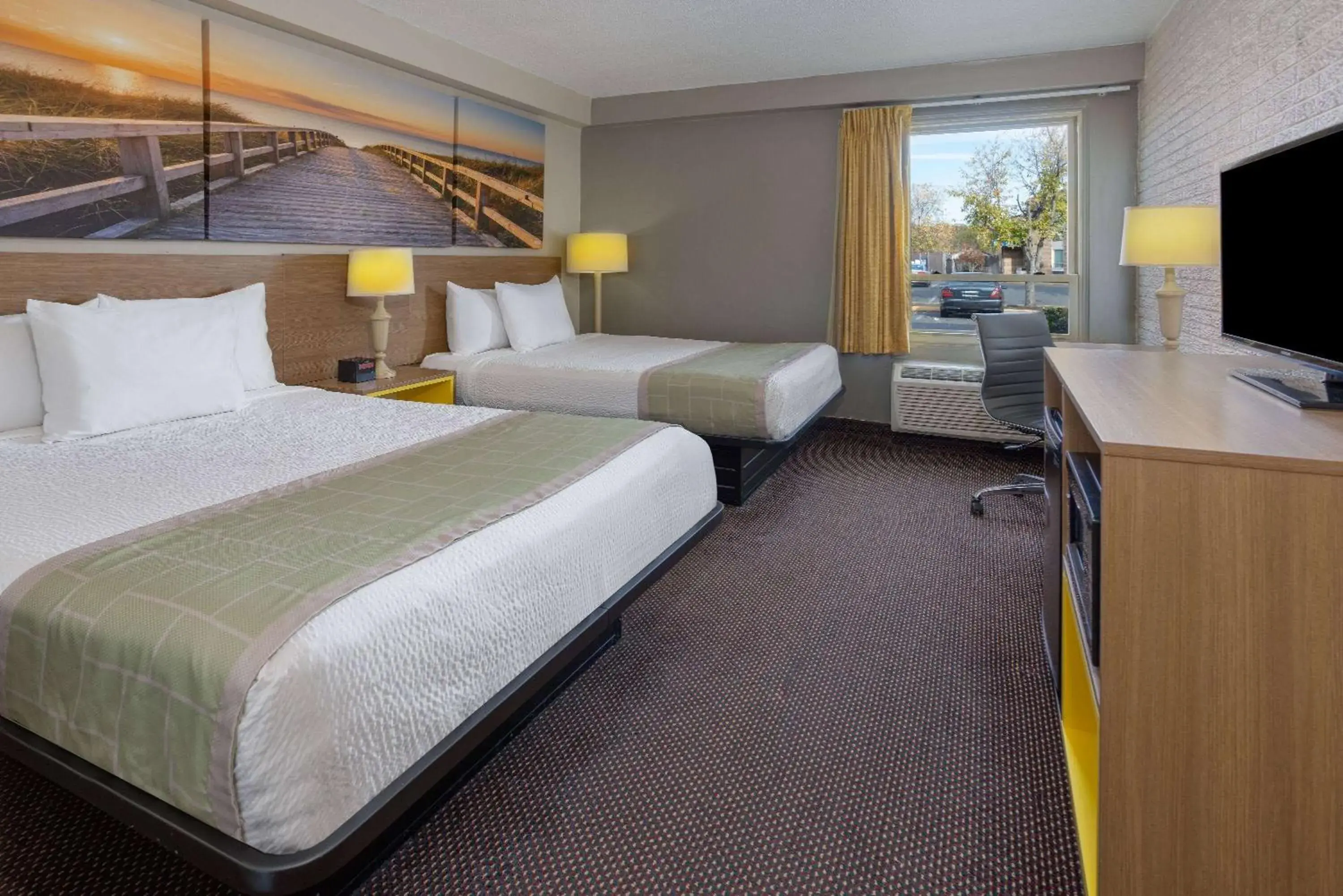 Double Room with Two Double Beds - Mobility Access/Non-Smoking in Days Inn by Wyndham Manassas Battlefield Double Room with Two Double Beds - Mobility Access/Non-Smoking in Days Inn by Wyndham Manassas Battlefield