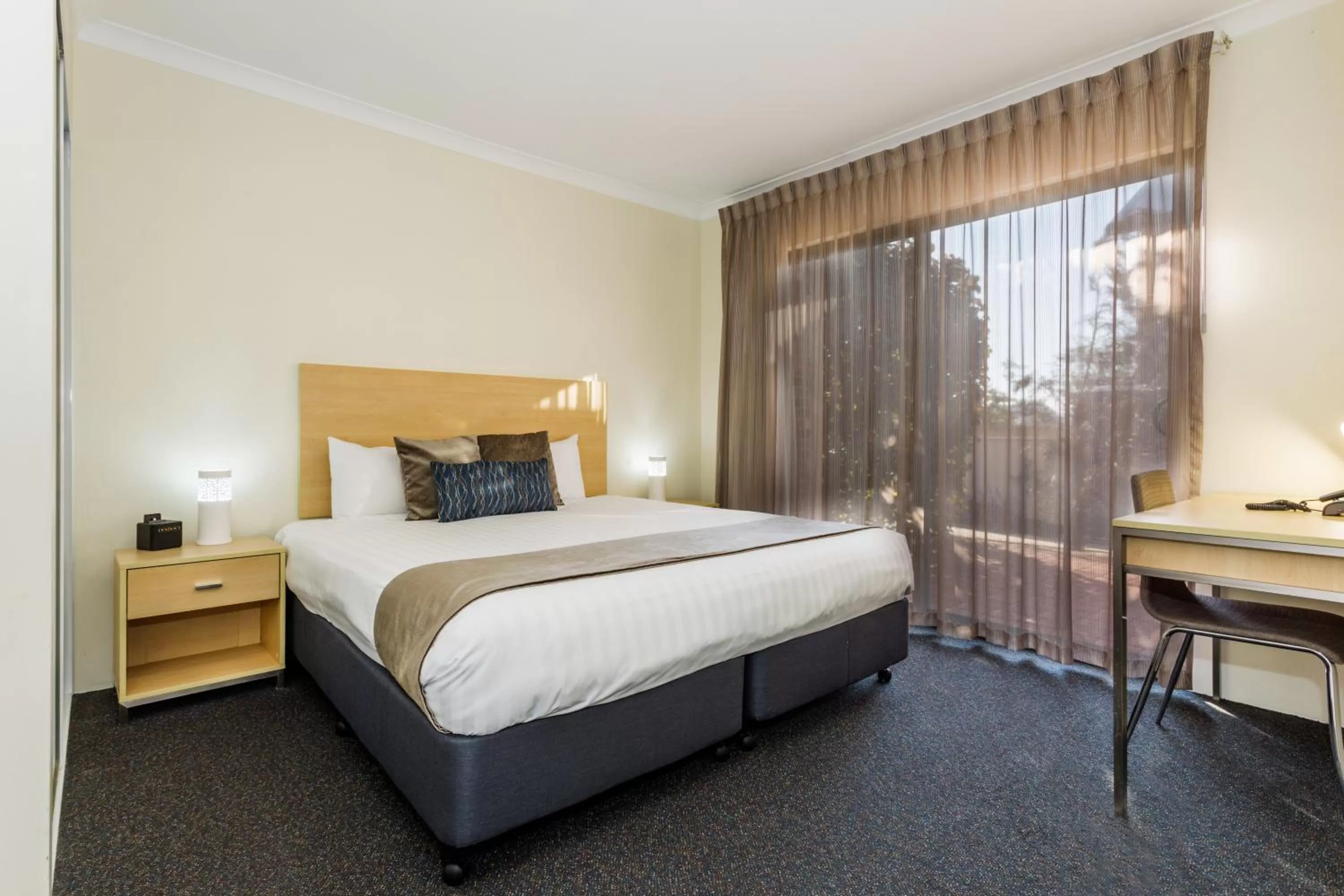 Bed in Perth Ascot Central Apartment Hotel Official