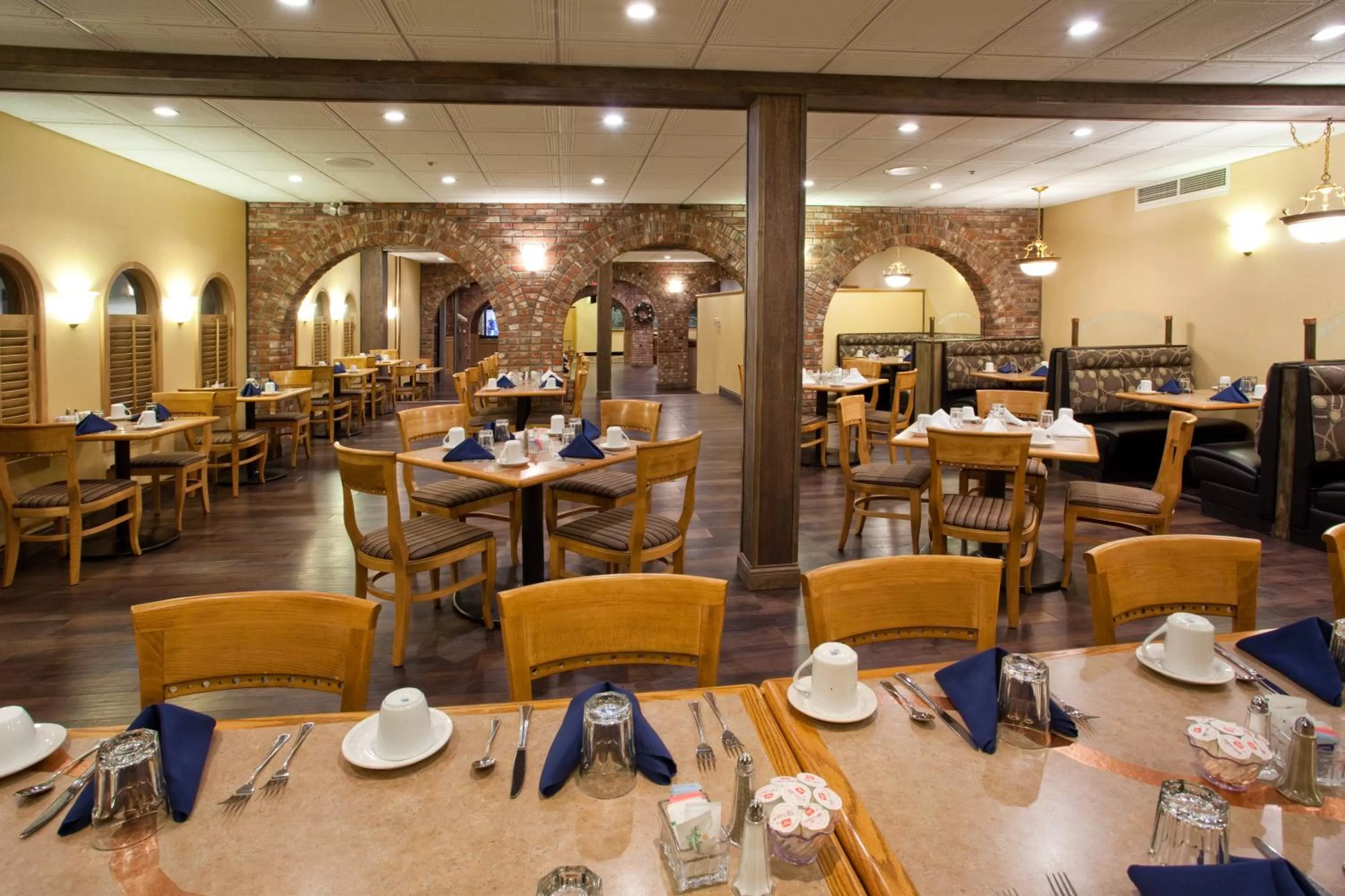 Restaurant/places to eat in Holiday Inn Great Falls-Convention Center by IHG