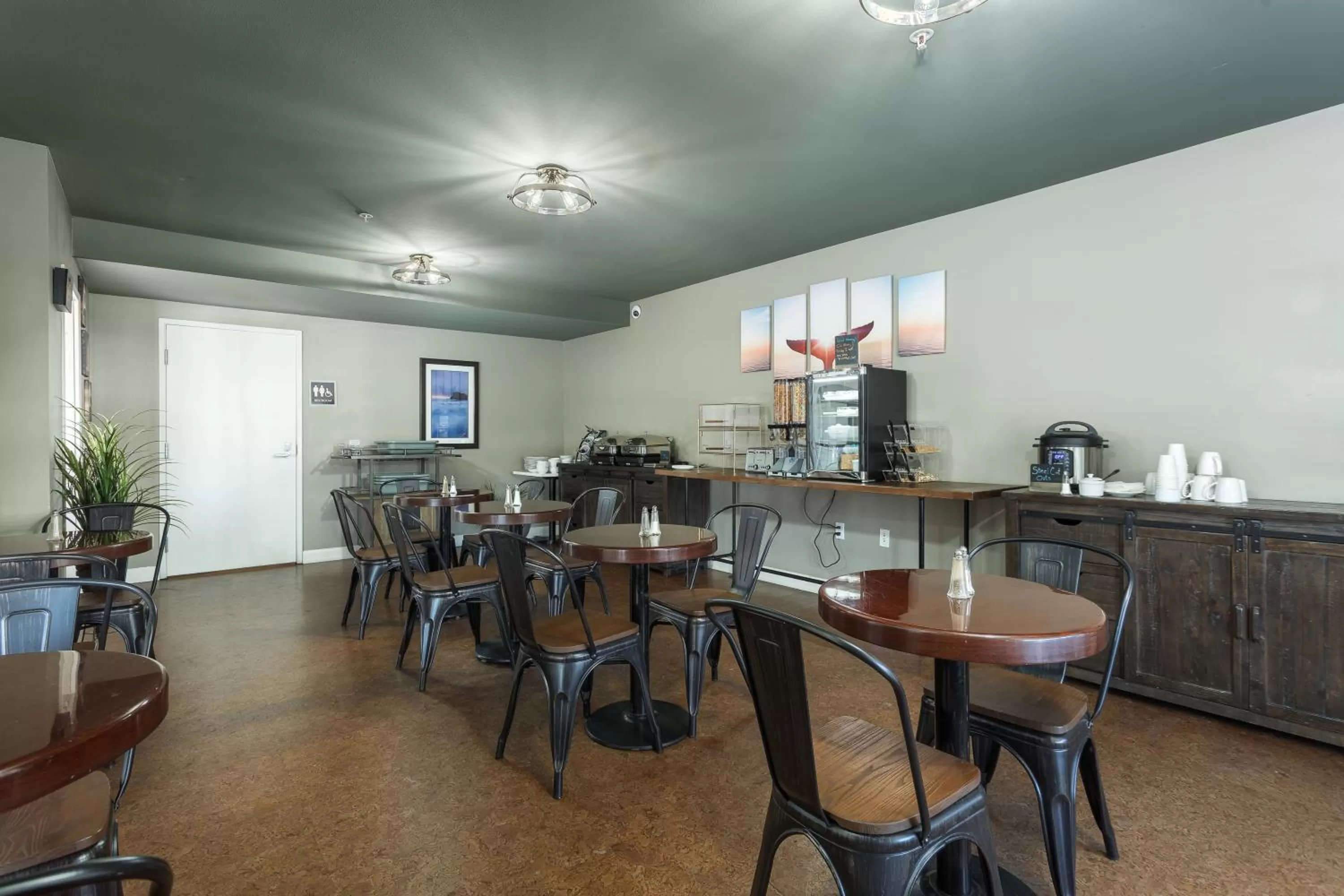 Restaurant/places to eat in Inn at Nye Beach