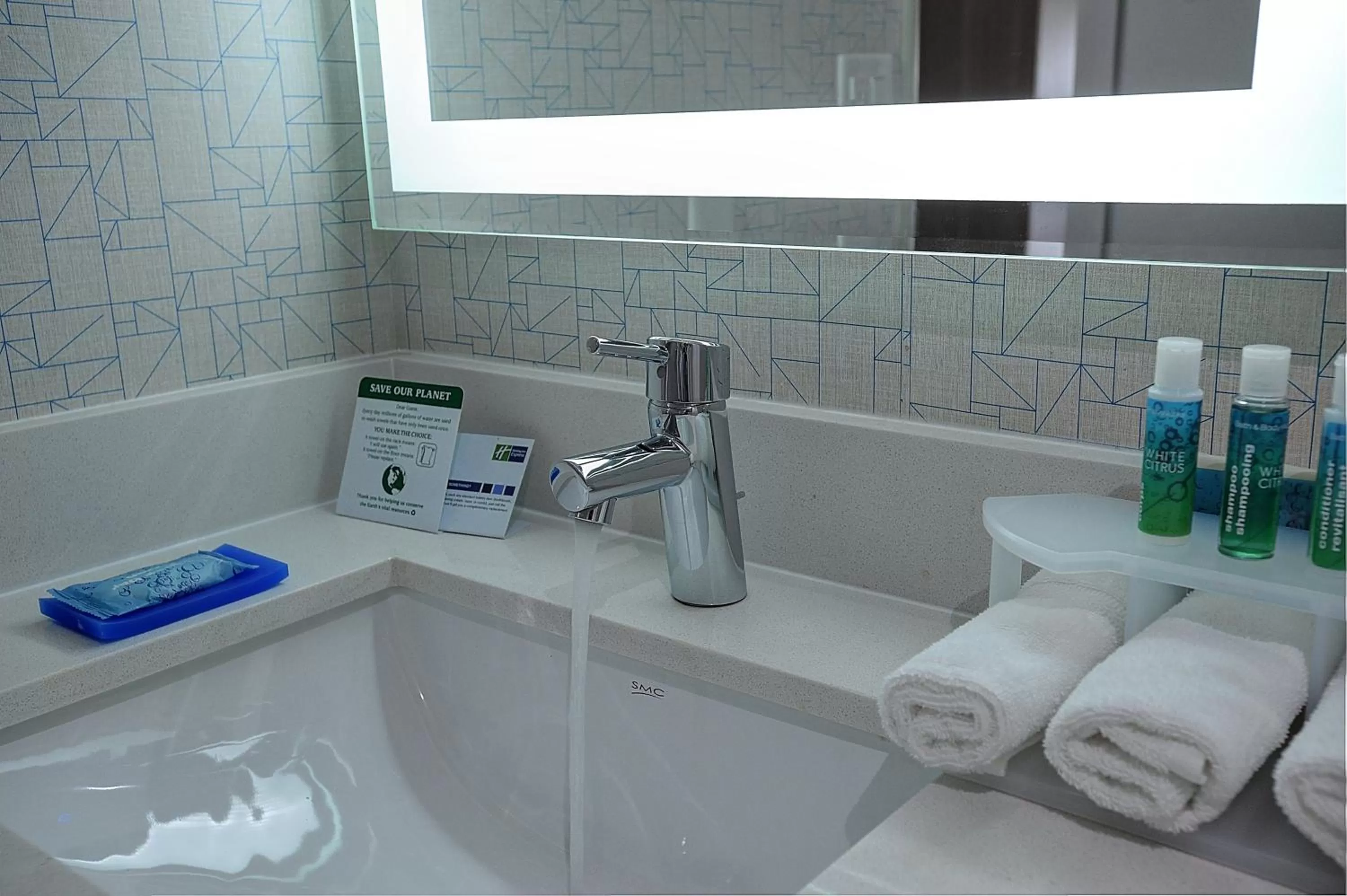 King Room - Hearing Accessible - Roll-in Shower/Non-Smoking in Holiday Inn Express & Suites Toronto Airport West, an IHG Hotel