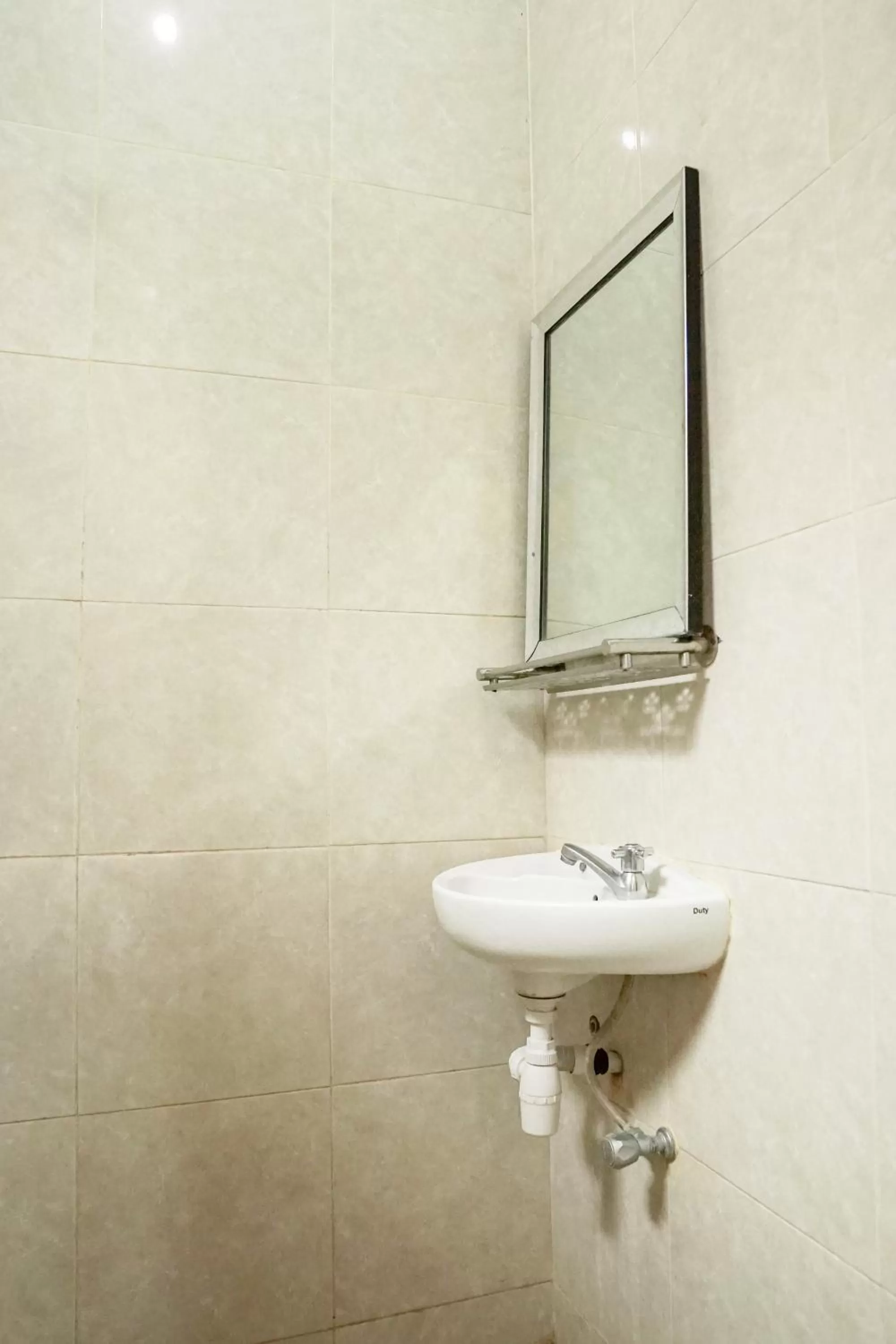 Bathroom in Airlangga Hotel