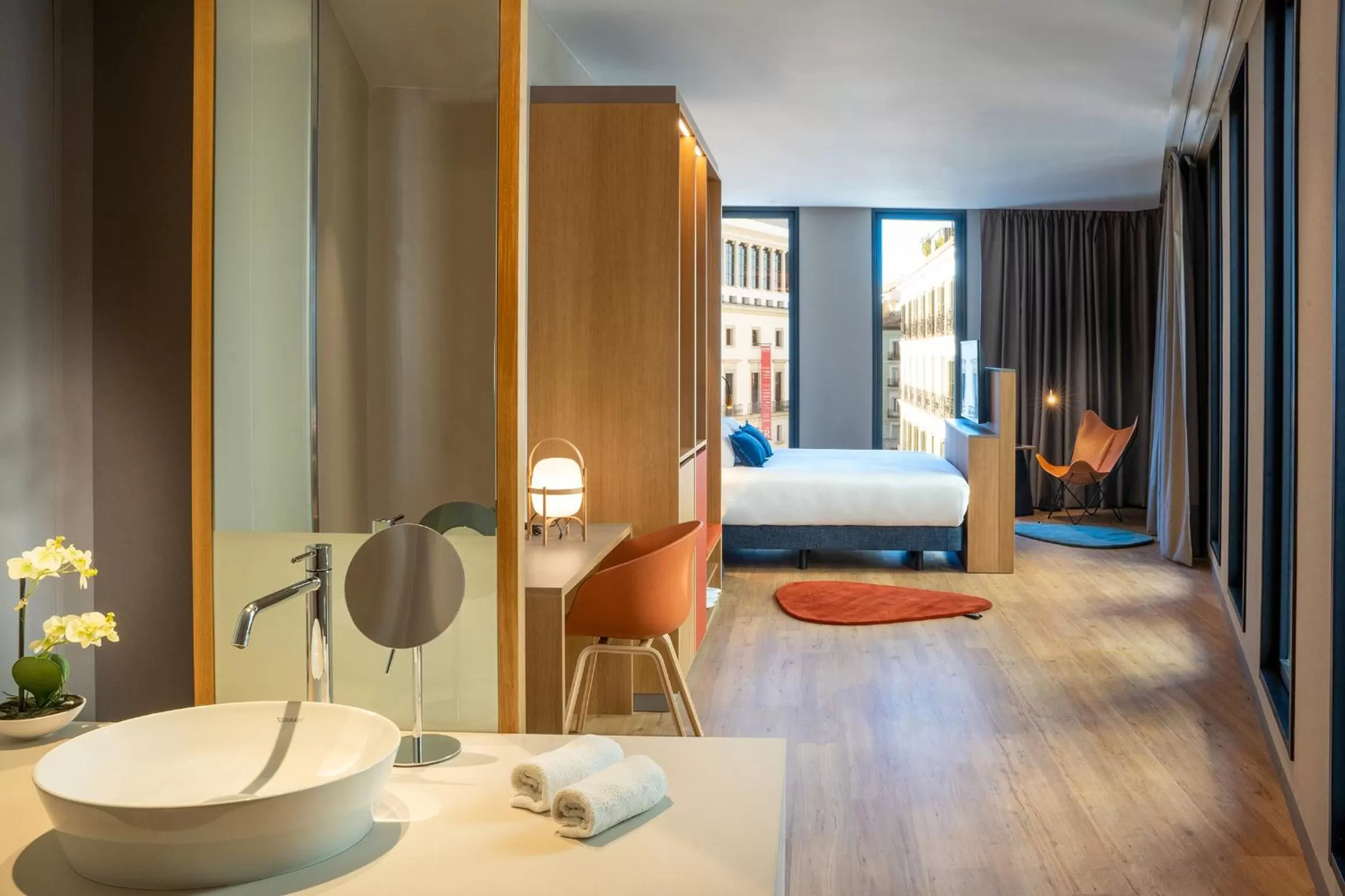 Photo of the whole room, Bed in Ocean Drive Madrid