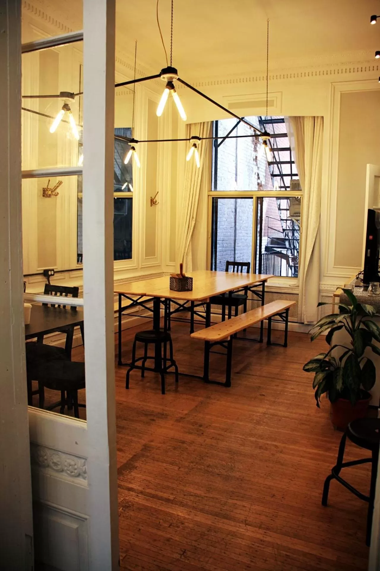 Restaurant/places to eat in Ambrose House & Cafe - SELF CHECK-IN GUESTHOUSE