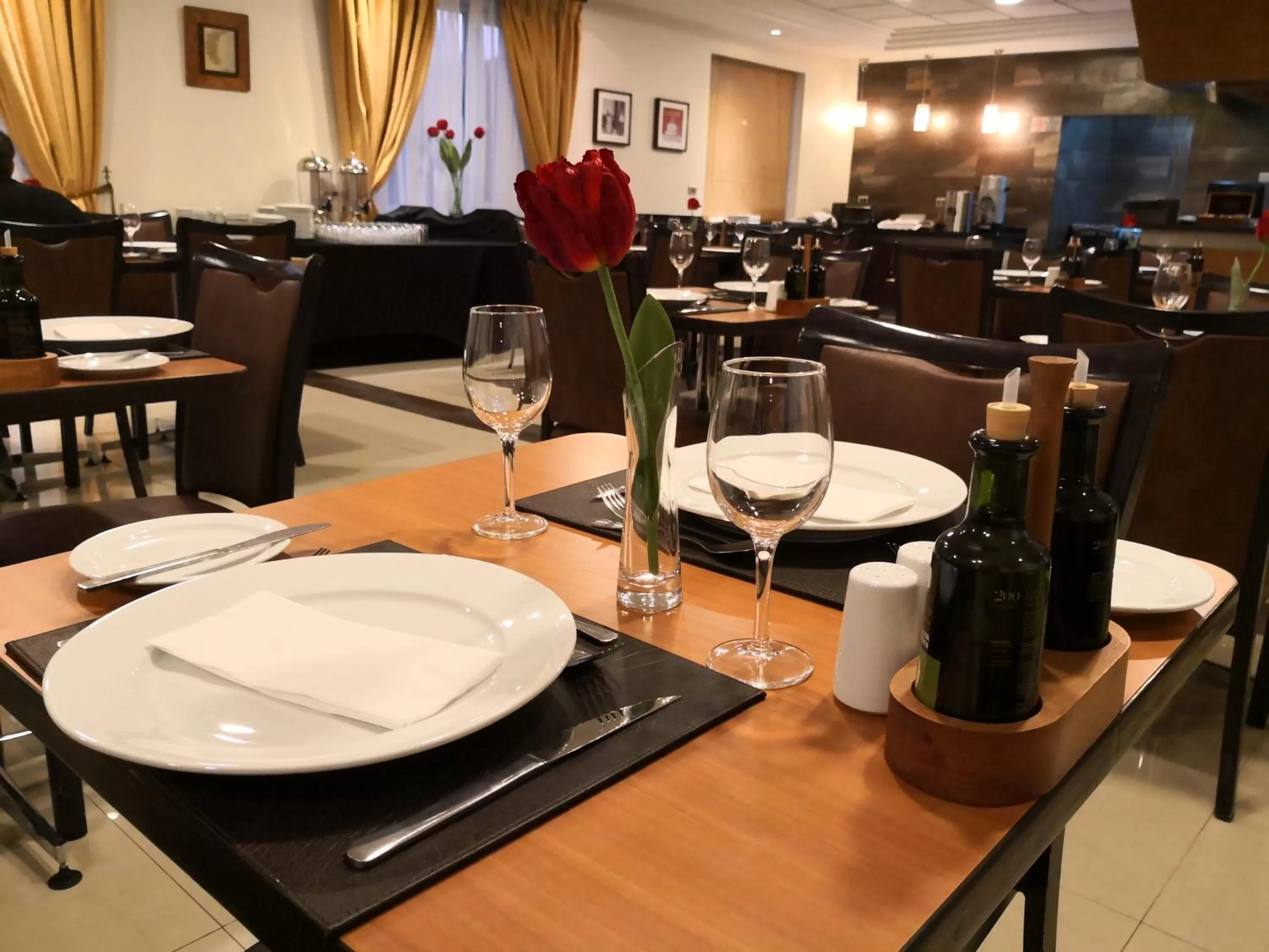 Restaurant/places to eat in Hotel Diego De Almagro Rancagua