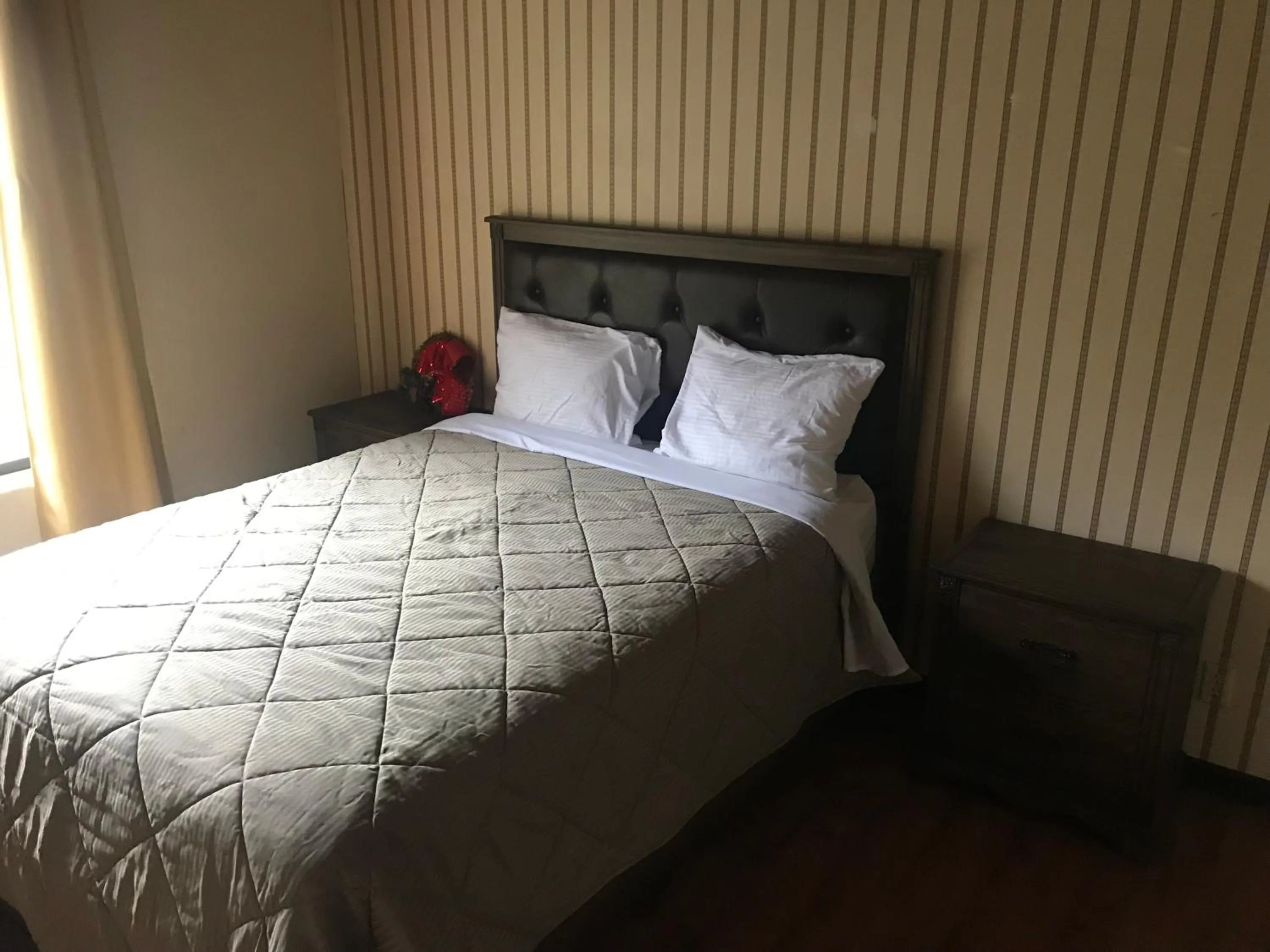 Bed in Mountain Trail Lodge and Vacation Rentals