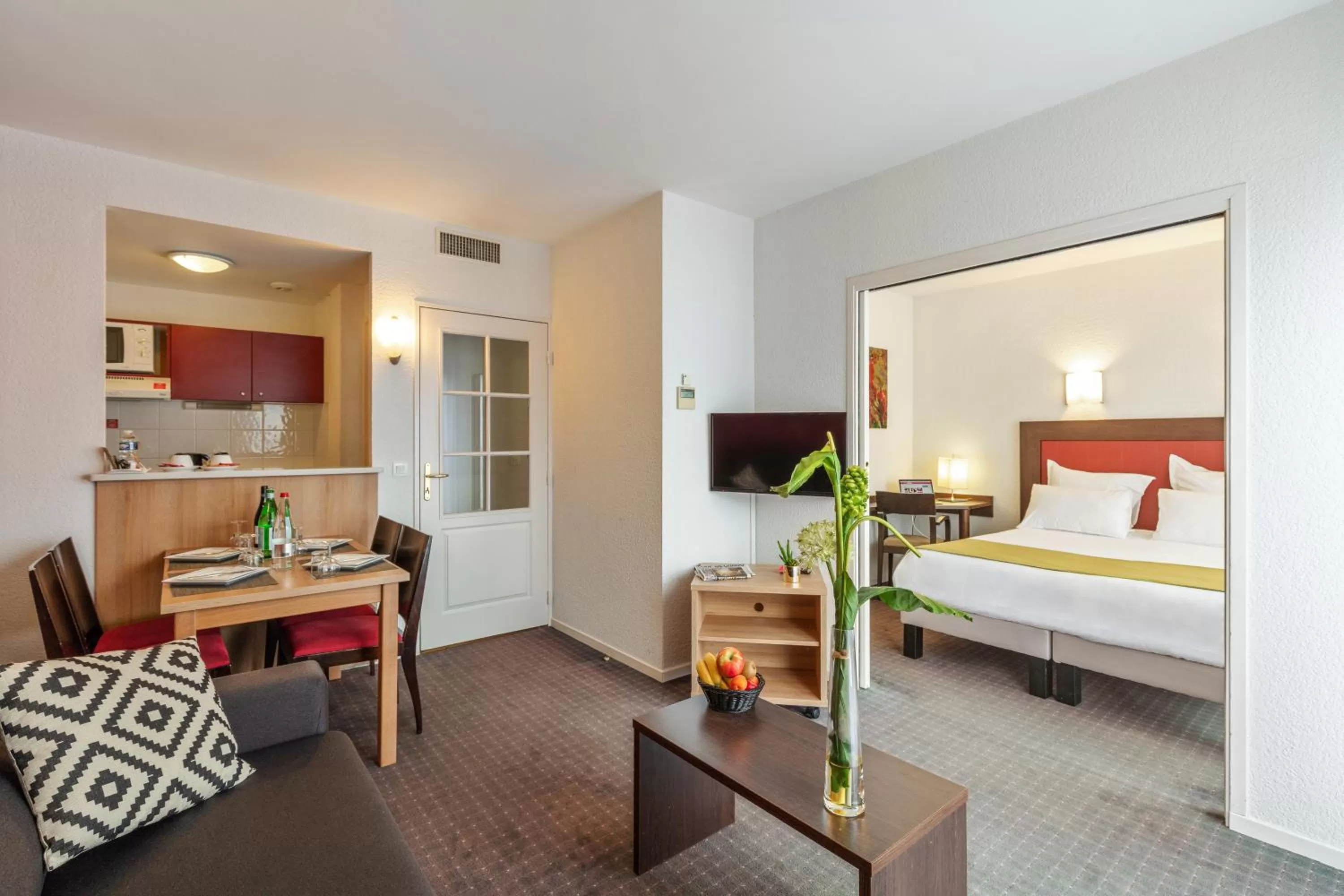 Bed in Quality Aparthotel Divonne - Portes de Geneve