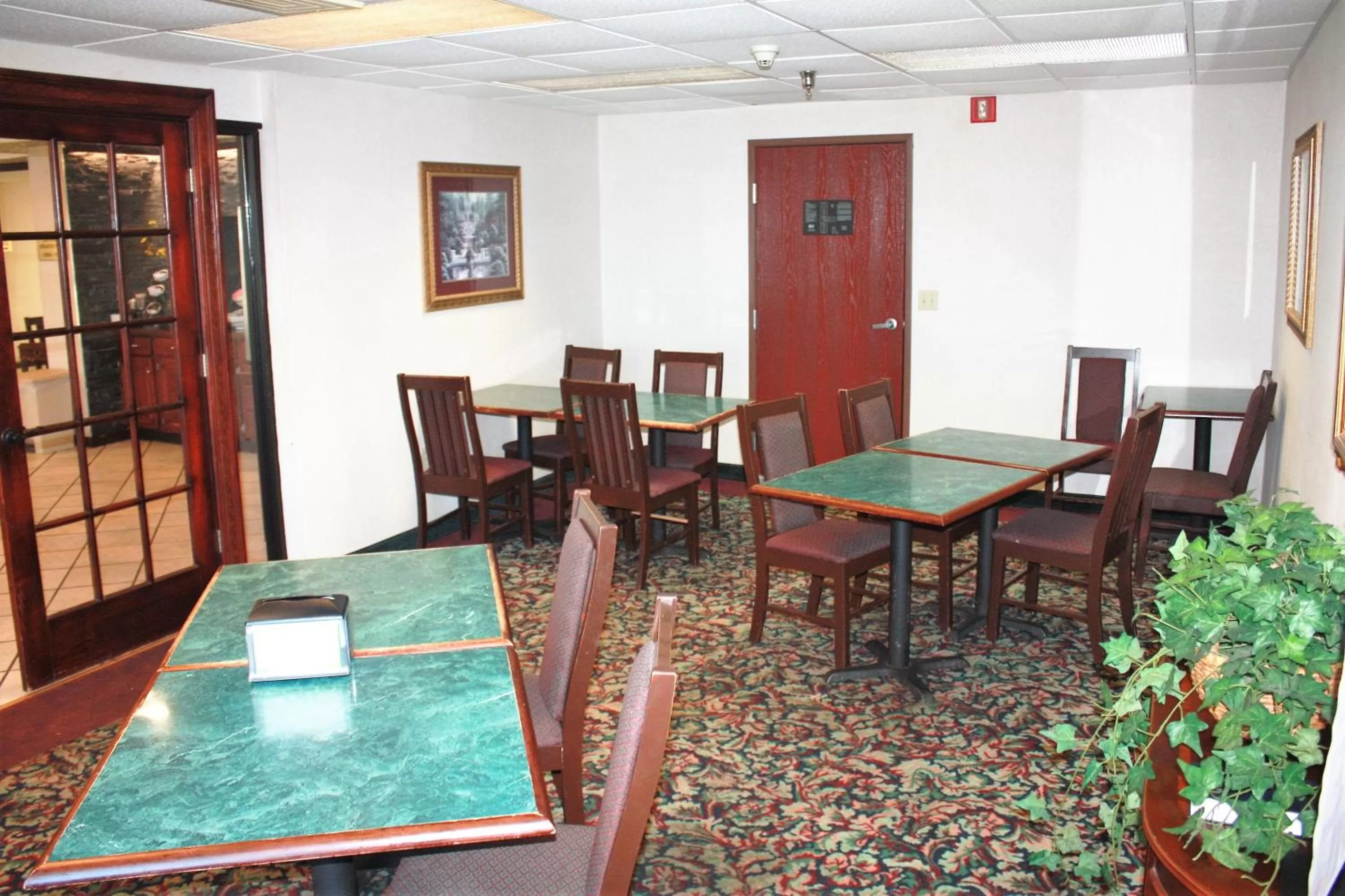 Restaurant/places to eat in Baymont by Wyndham Jonesboro