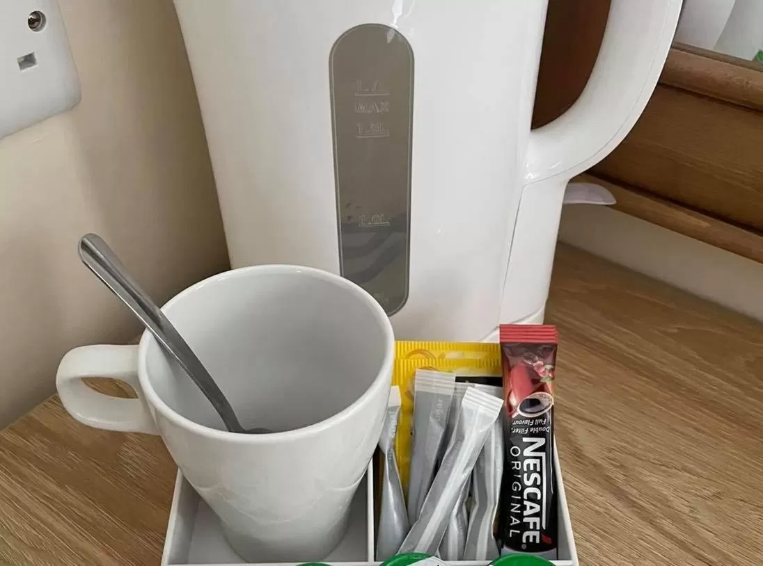 Coffee/tea facilities in Alcester Inn