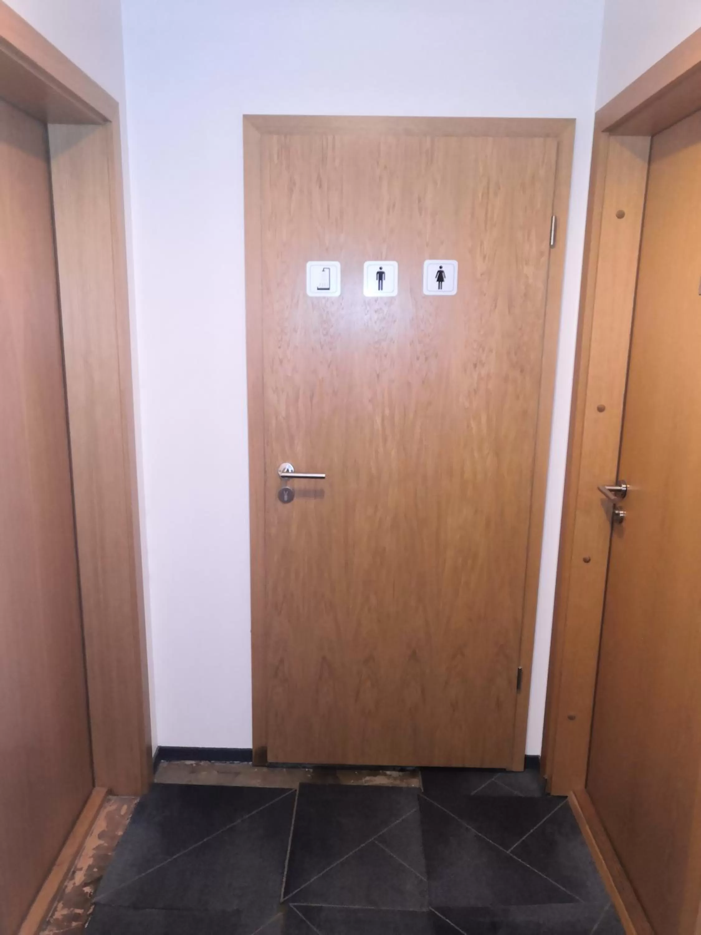 Bathroom in 101 Guesthouse Hotel