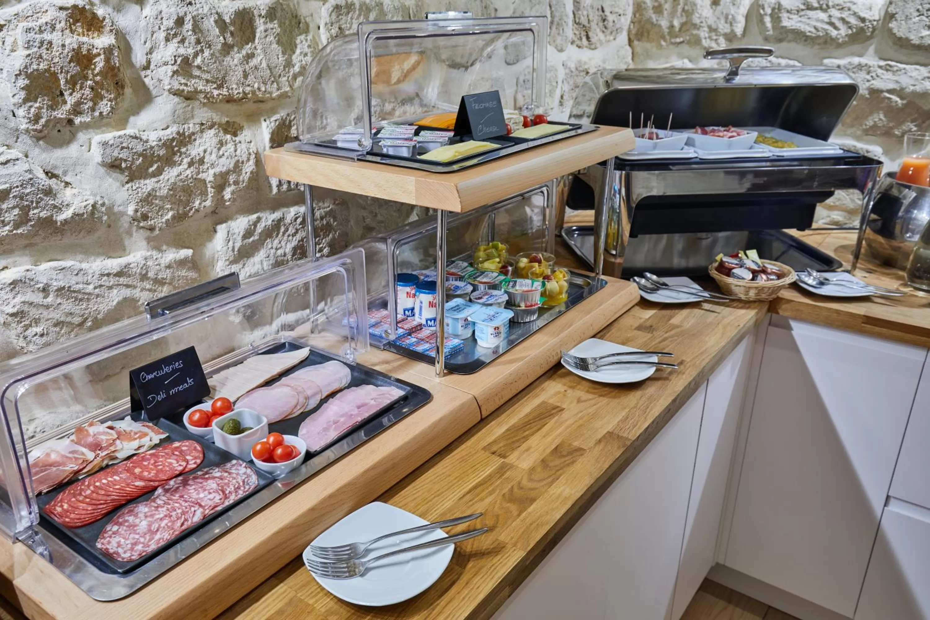 Food in Hotel Berne Opera