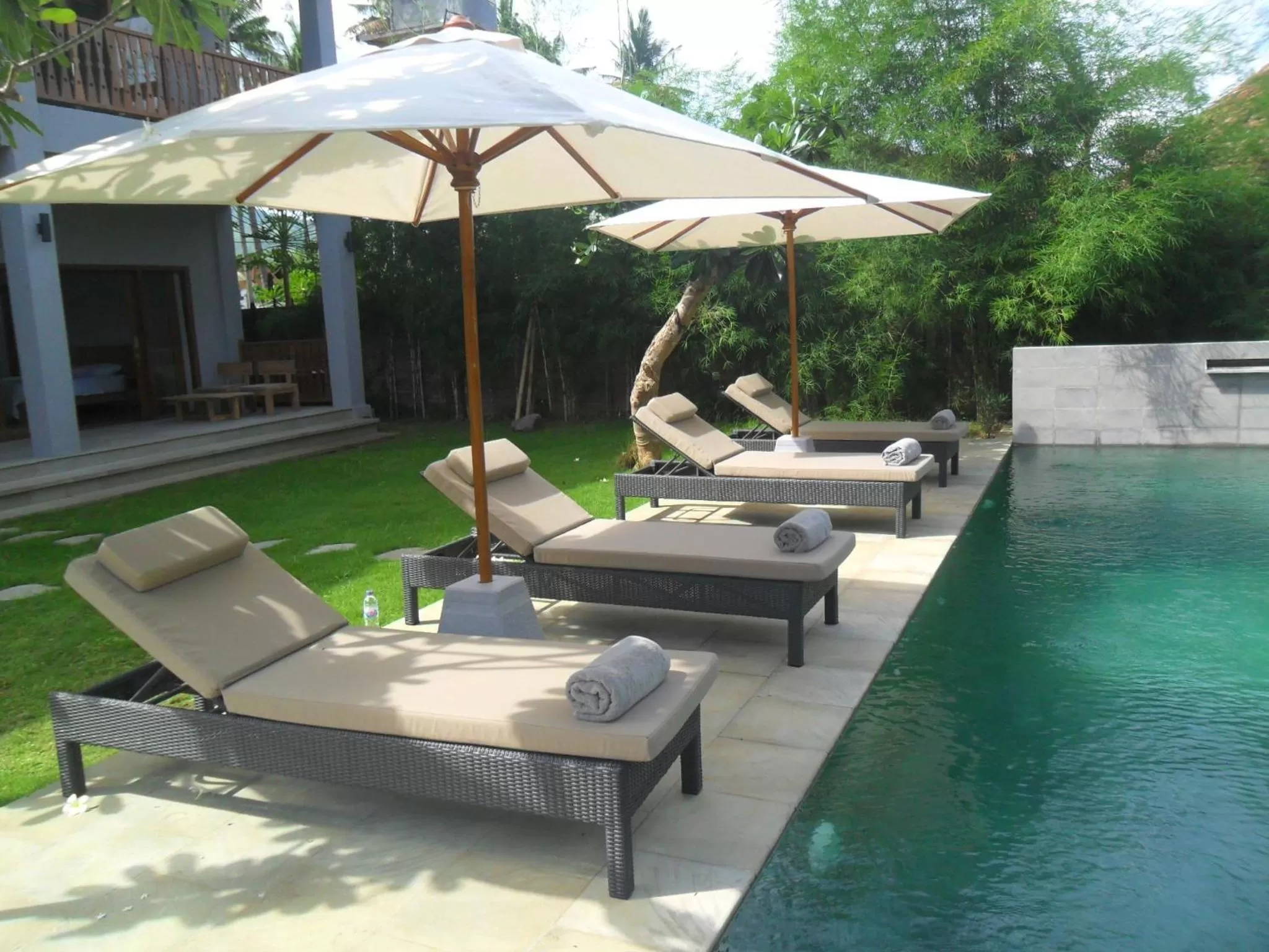 Swimming pool in Ju'Blu Hotel