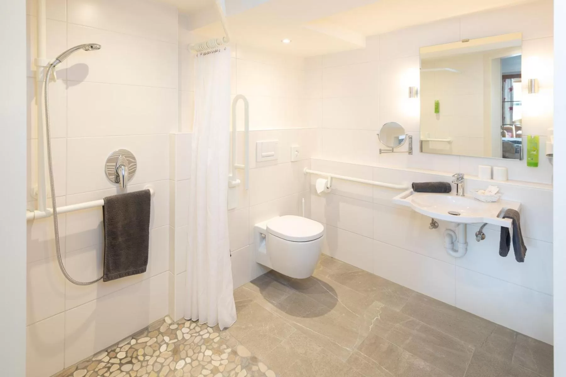 Bathroom in Familien- und Wellnesshotel "Viktoria"