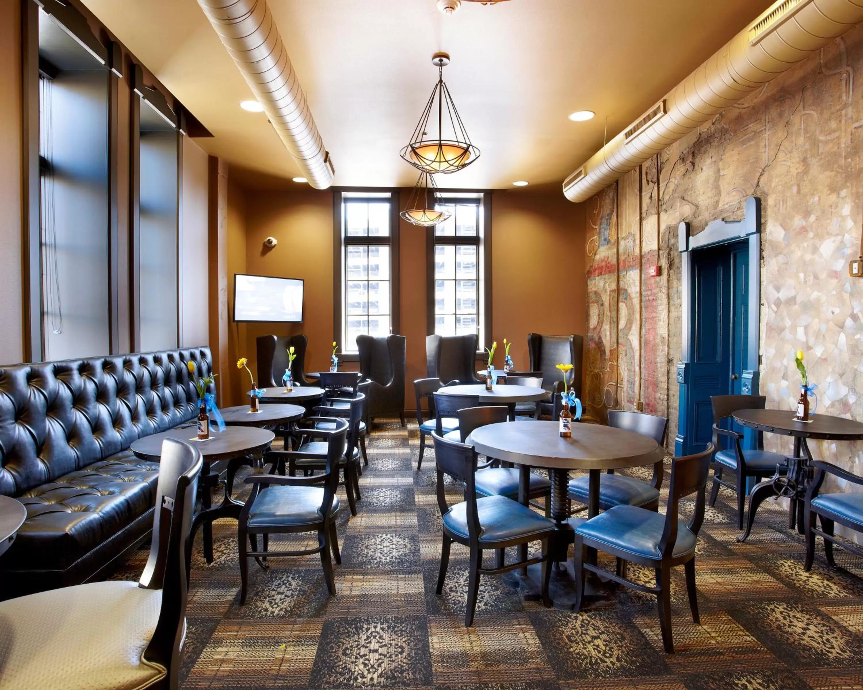 Breakfast in Brewhouse Inn and Suites