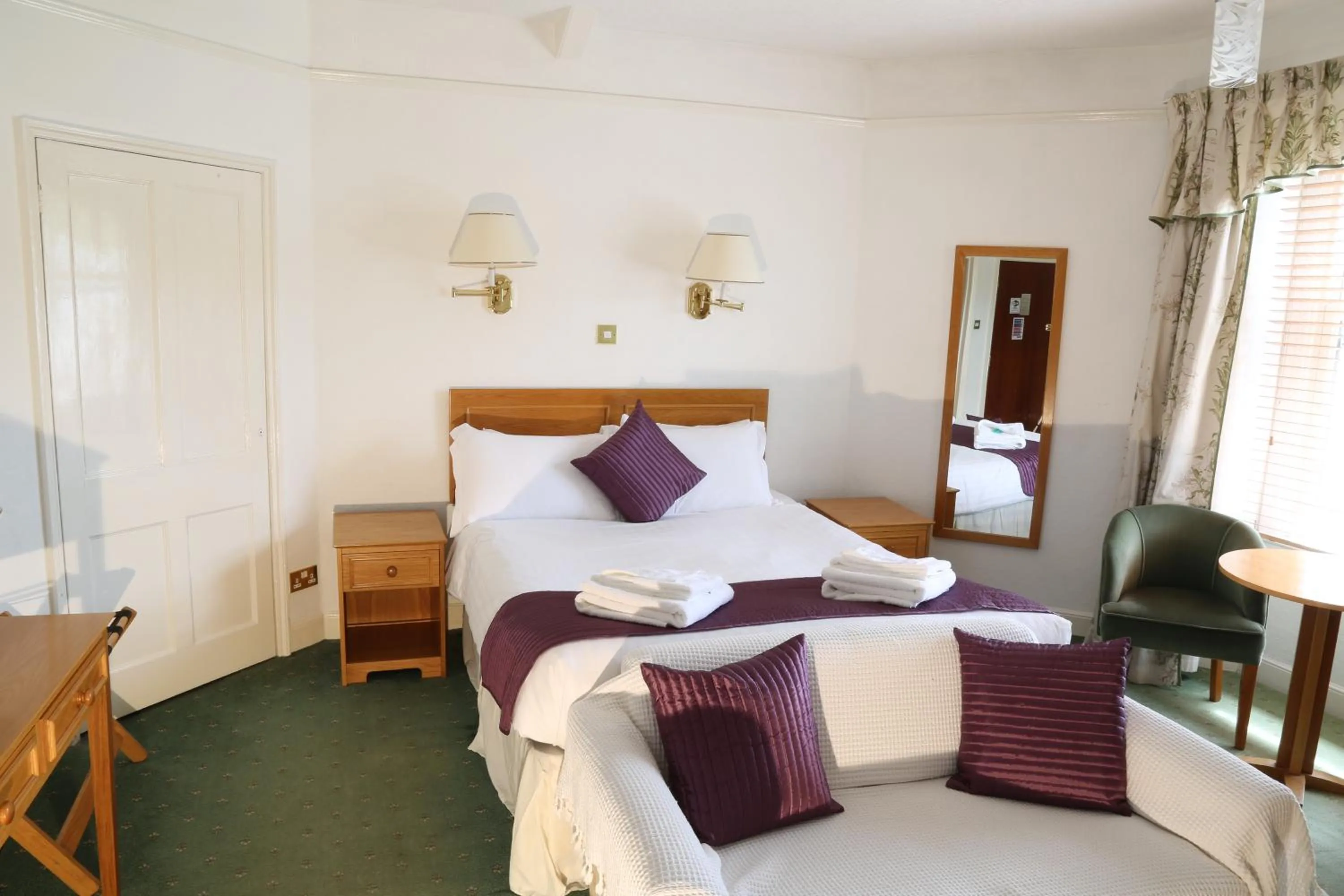 Bedroom, Bed in Westberry Hotel