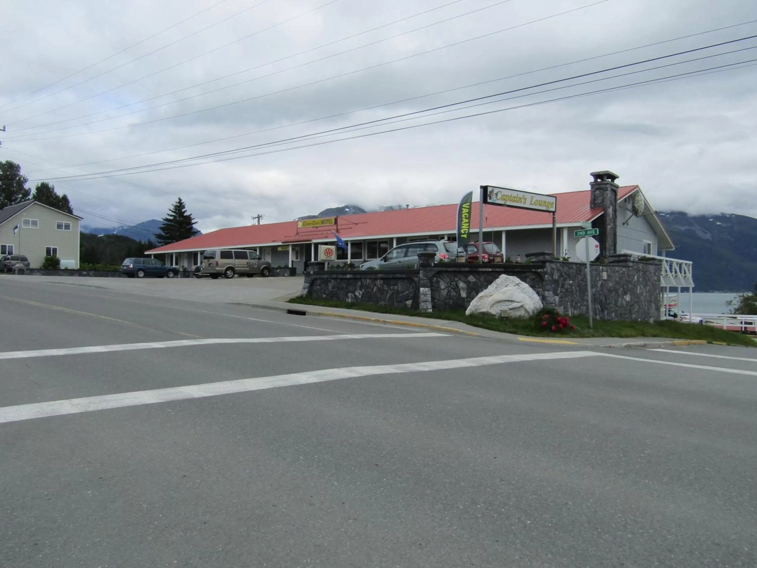 Property building in Captain's Choice Motel