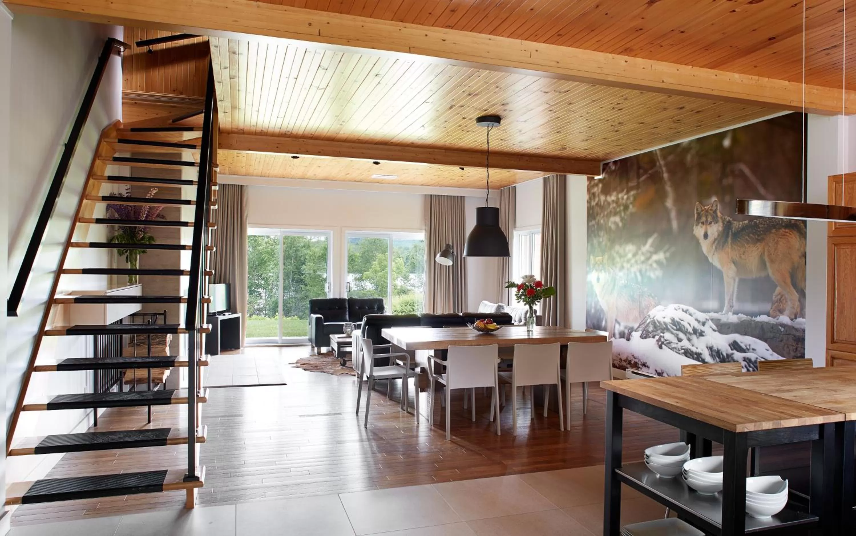 Dining area in Auberge du Lac-à-l'Eau-Claire