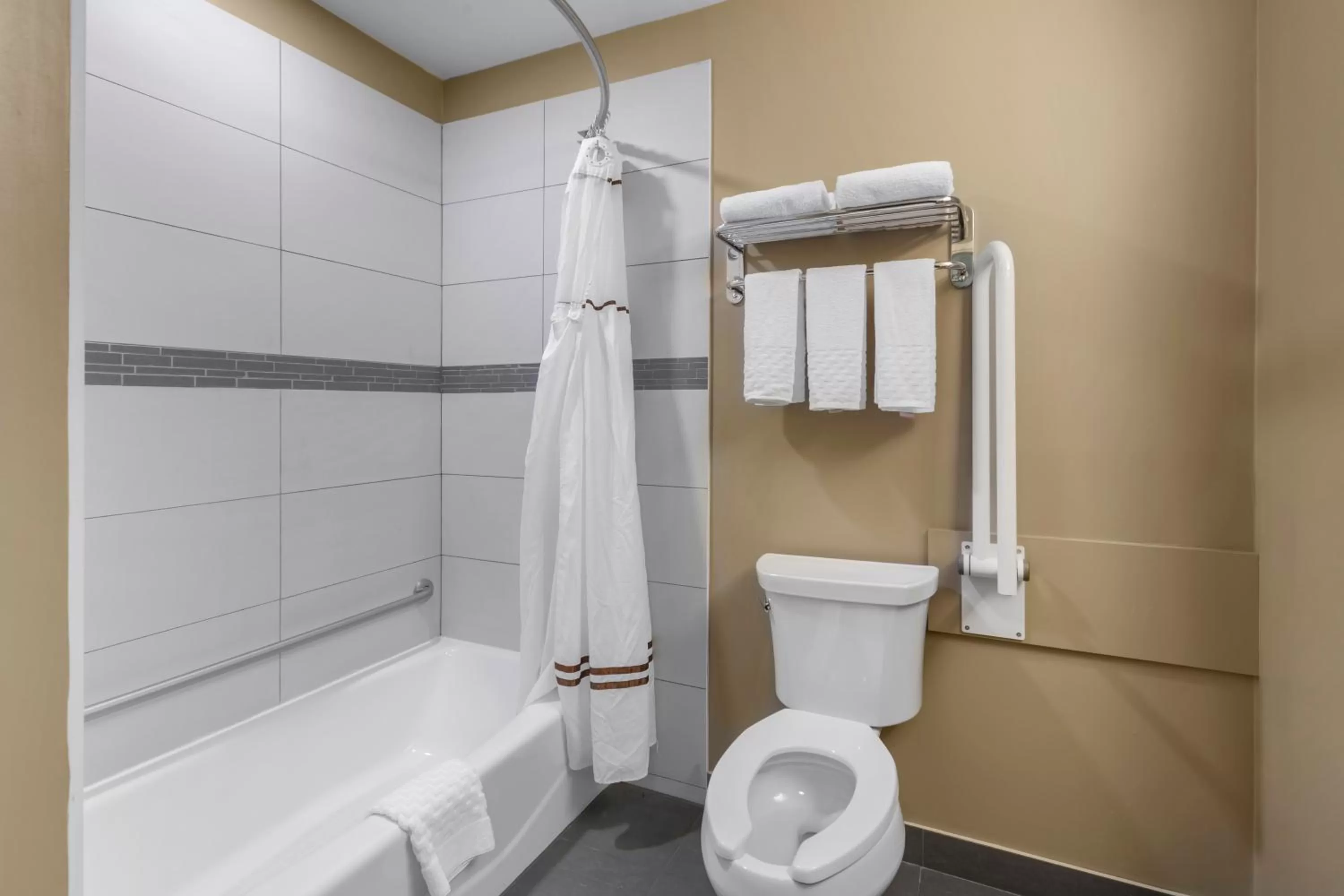 Property building in Best Western PLUS Fort Saskatchewan Inn & Suites