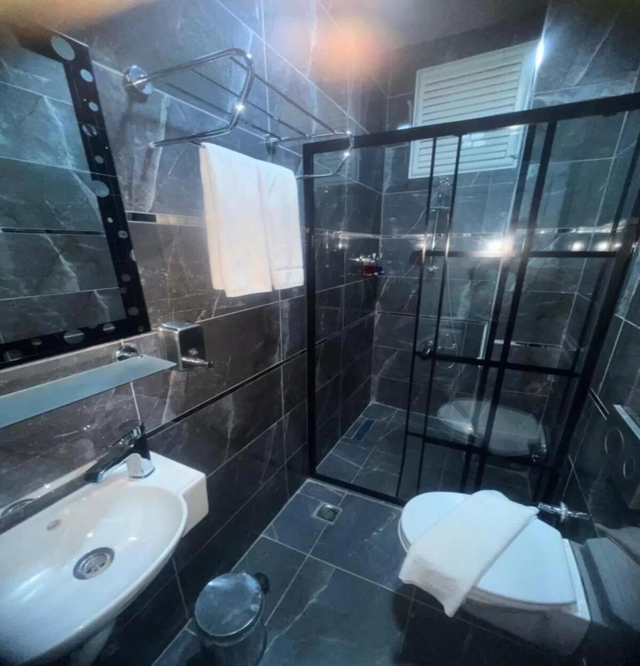 Bathroom in Old City Family Hotel