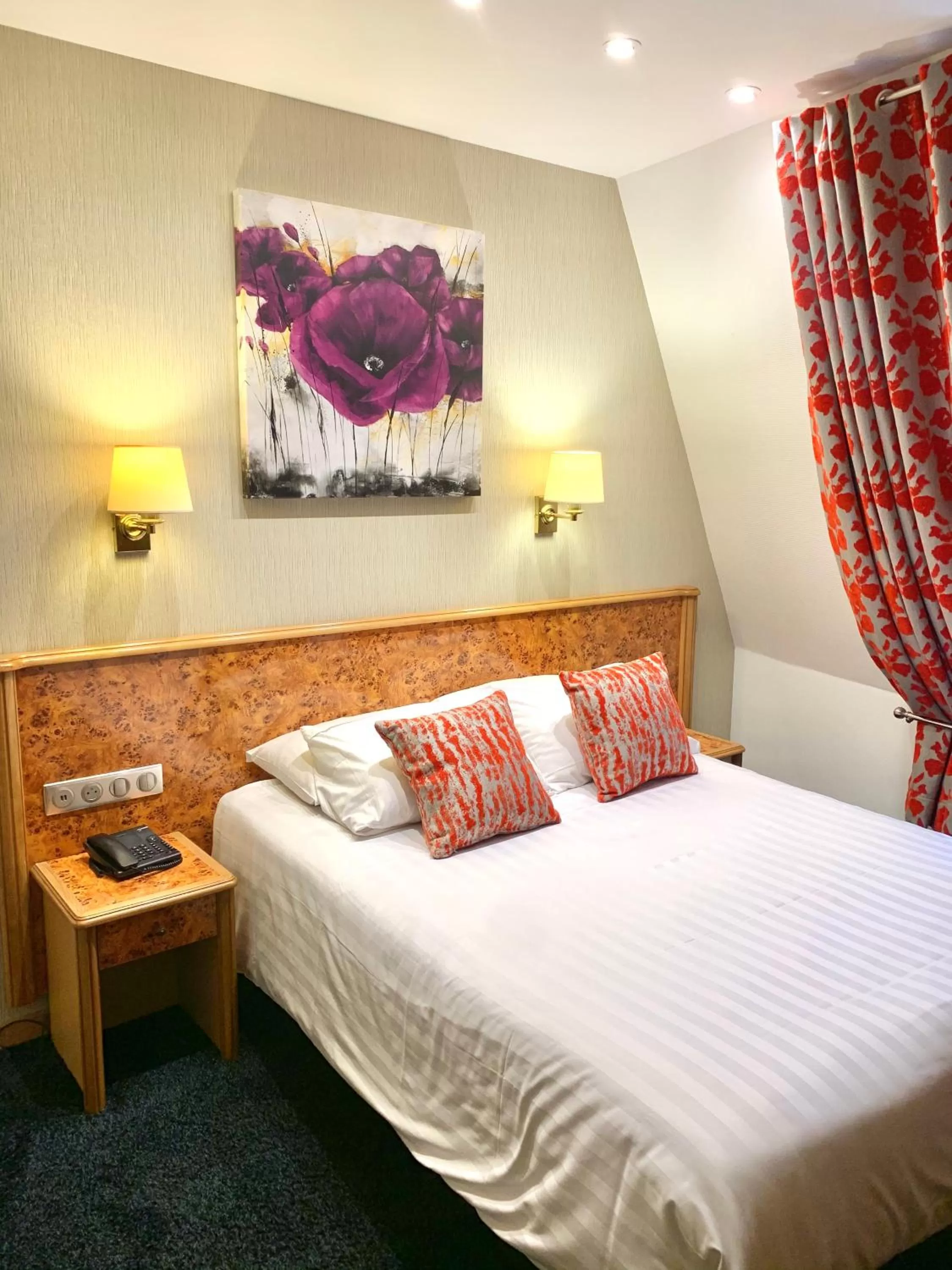 Bed in Hotel Bristol