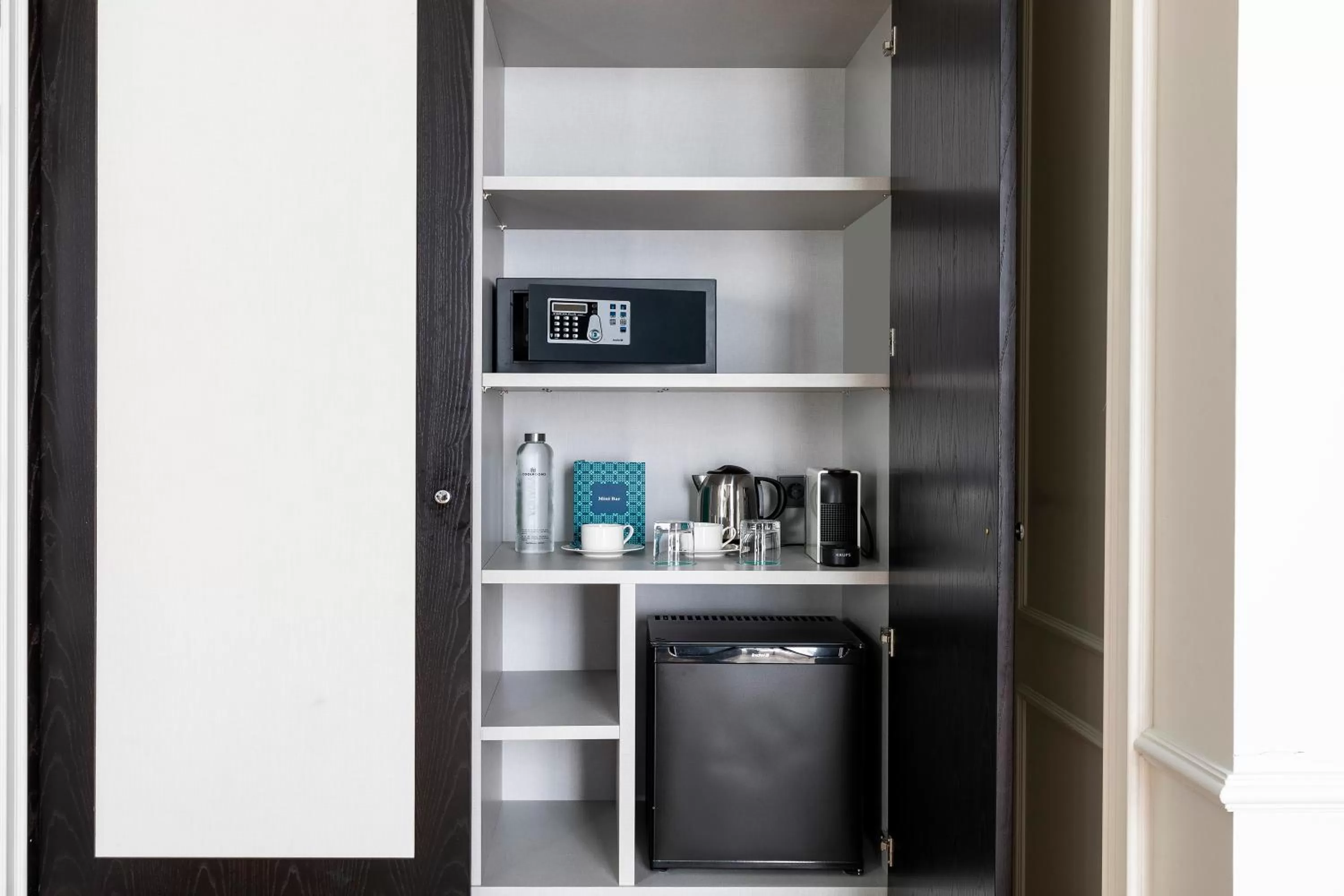 Coffee/tea facilities in Maldà Singular Hotel