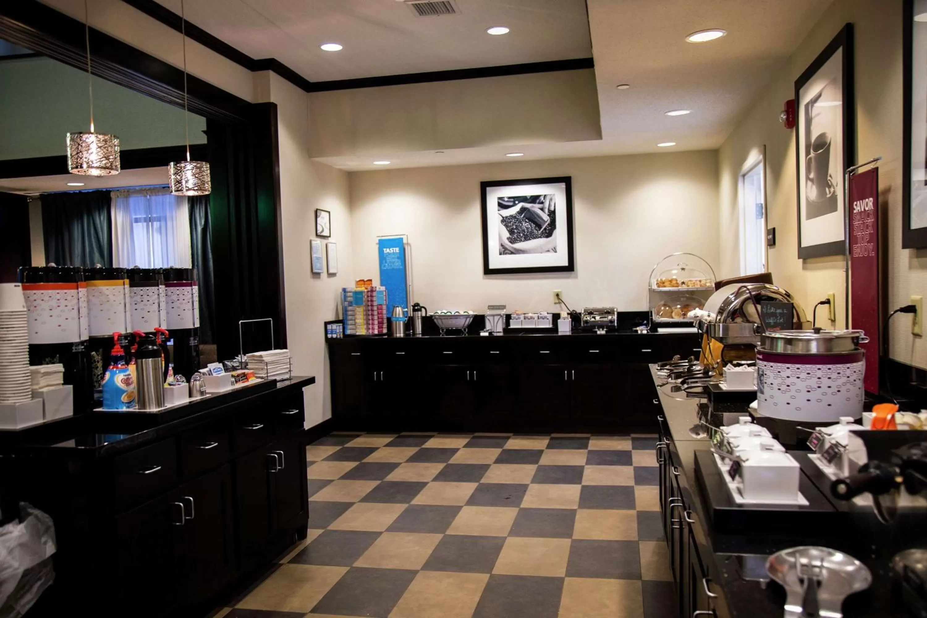 Breakfast in Hampton Inn & Suites Sharon