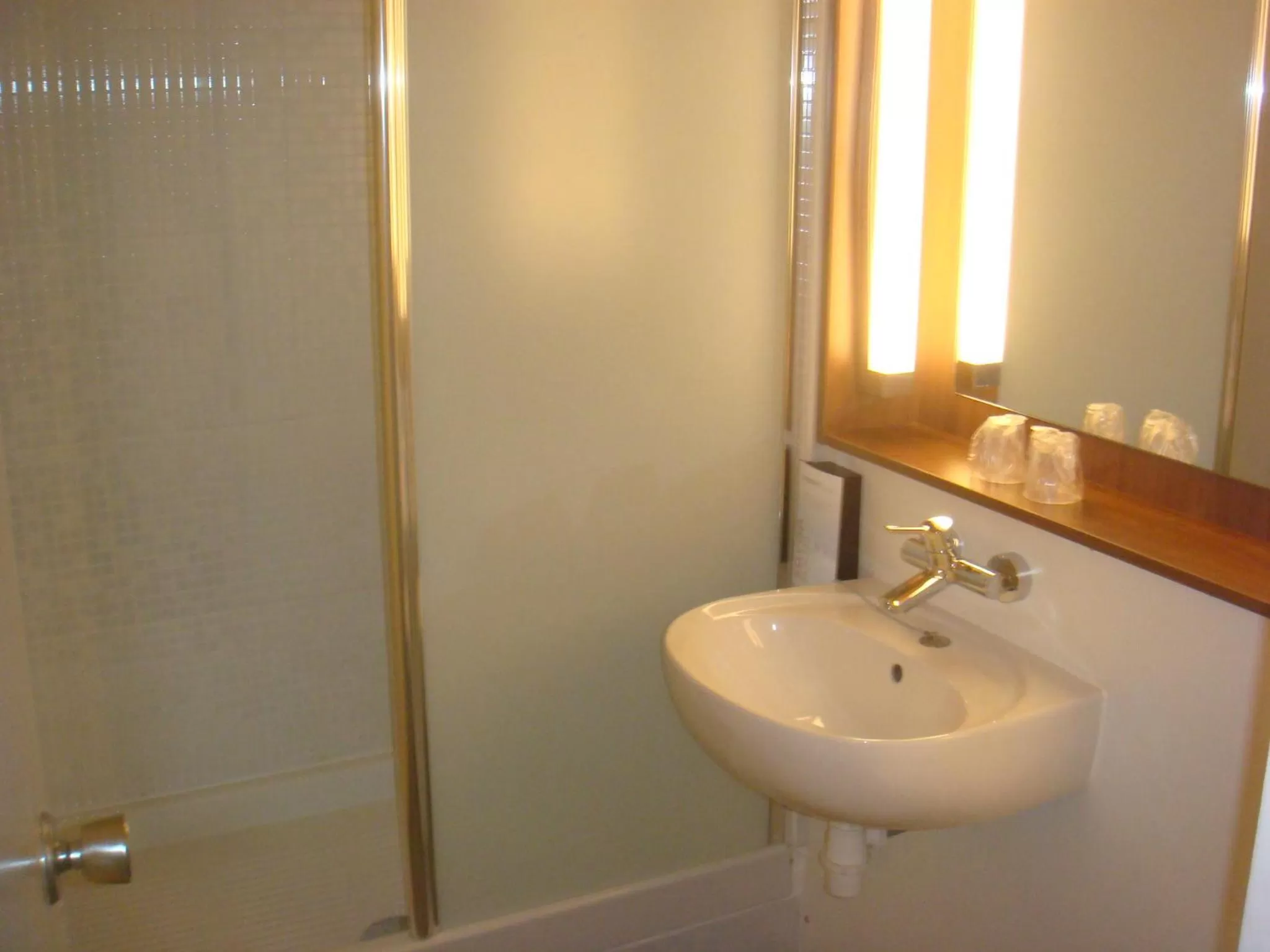 Bathroom in Campanile Annecy - Cran Gevrier