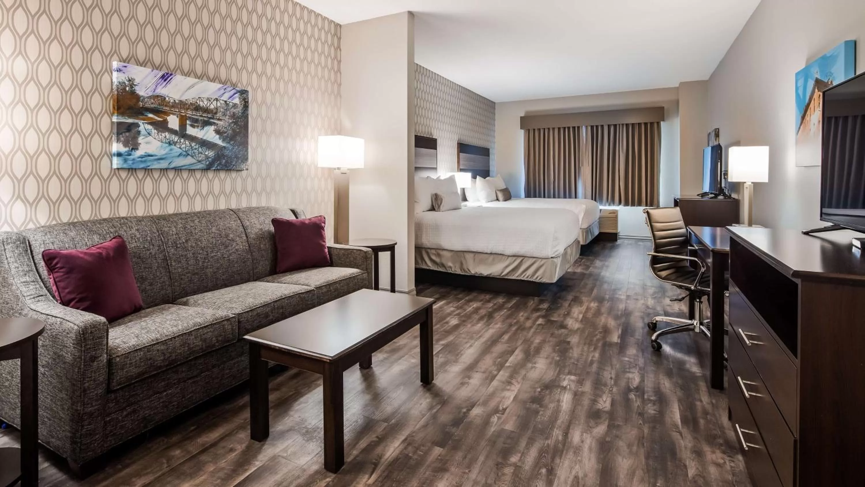 Queen Suite with Two Queen Beds and Roll-in Shower - Disability Access in Best Western Plus Saint Peter