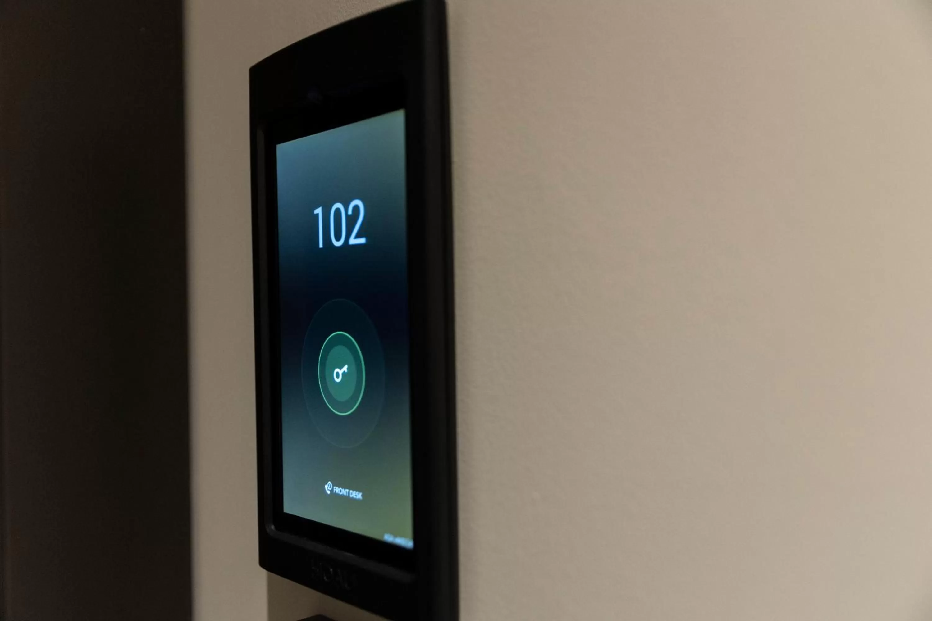 acessibility, TV/Entertainment Center in Corso 84 Luxury Suites