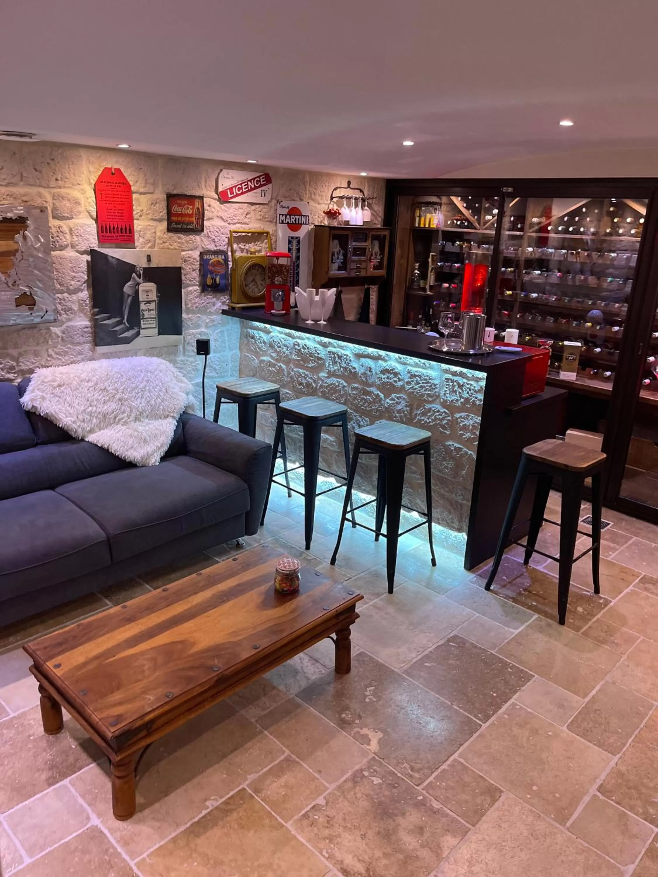 Living room in SUITE 785 Chambre d hôtes Jacuzzi Cave indépendante