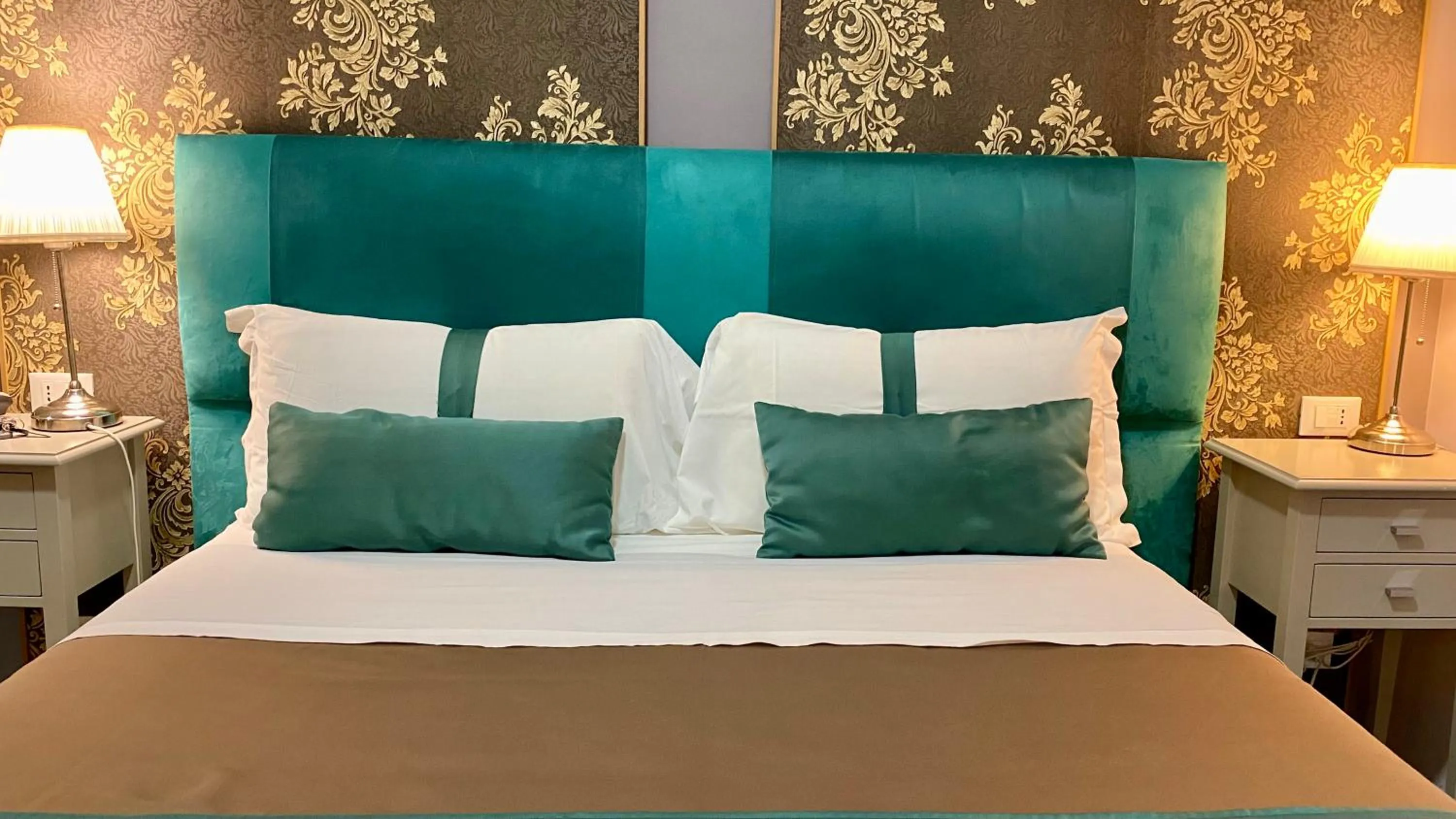 Bed in Halex room&food