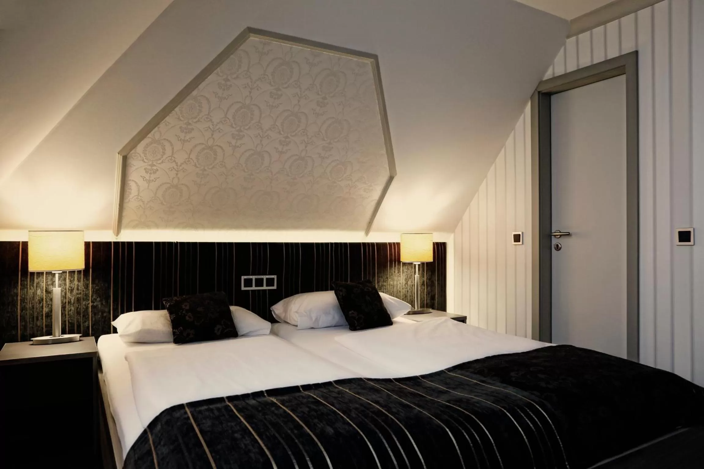 Photo of the whole room, Bed in Konsumhotel Dorotheenhof Weimar