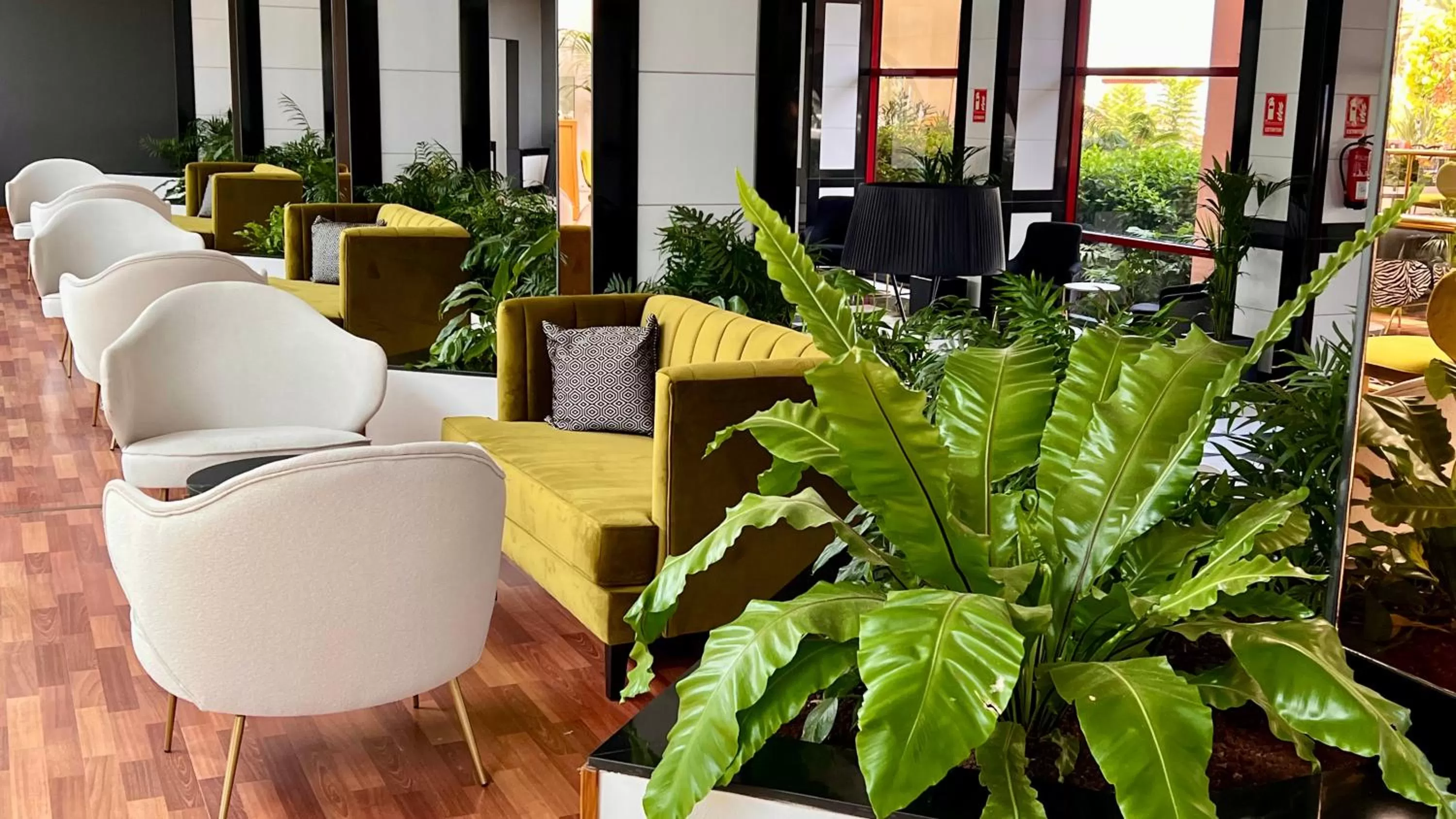 Lounge or bar in Hotel Puerto Palace