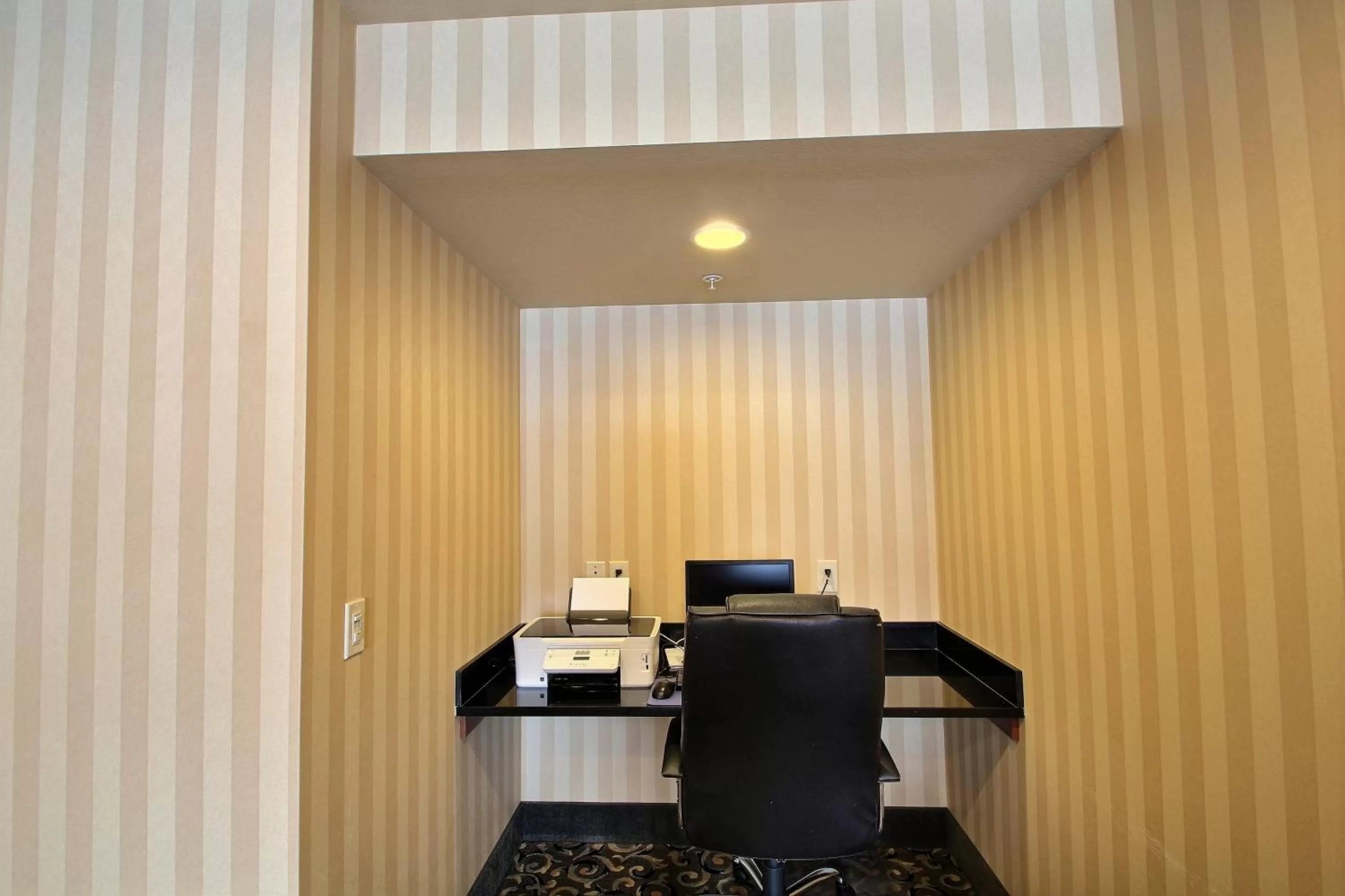 Business facilities in Cobblestone Inn & Suites - Brillion