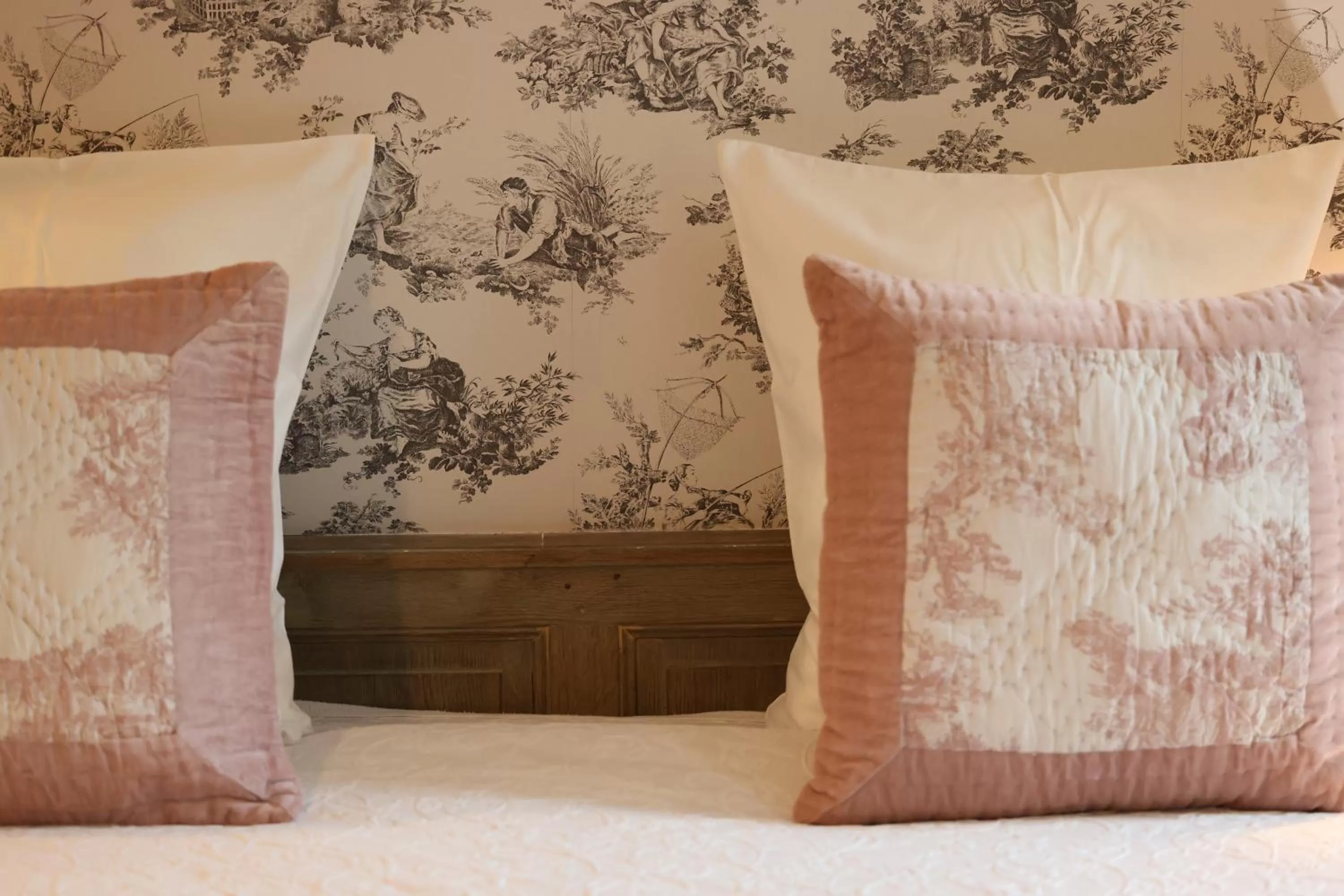 Decorative detail, Bed in Hotel Biskajer by CW Hotel Collection - Adults Only