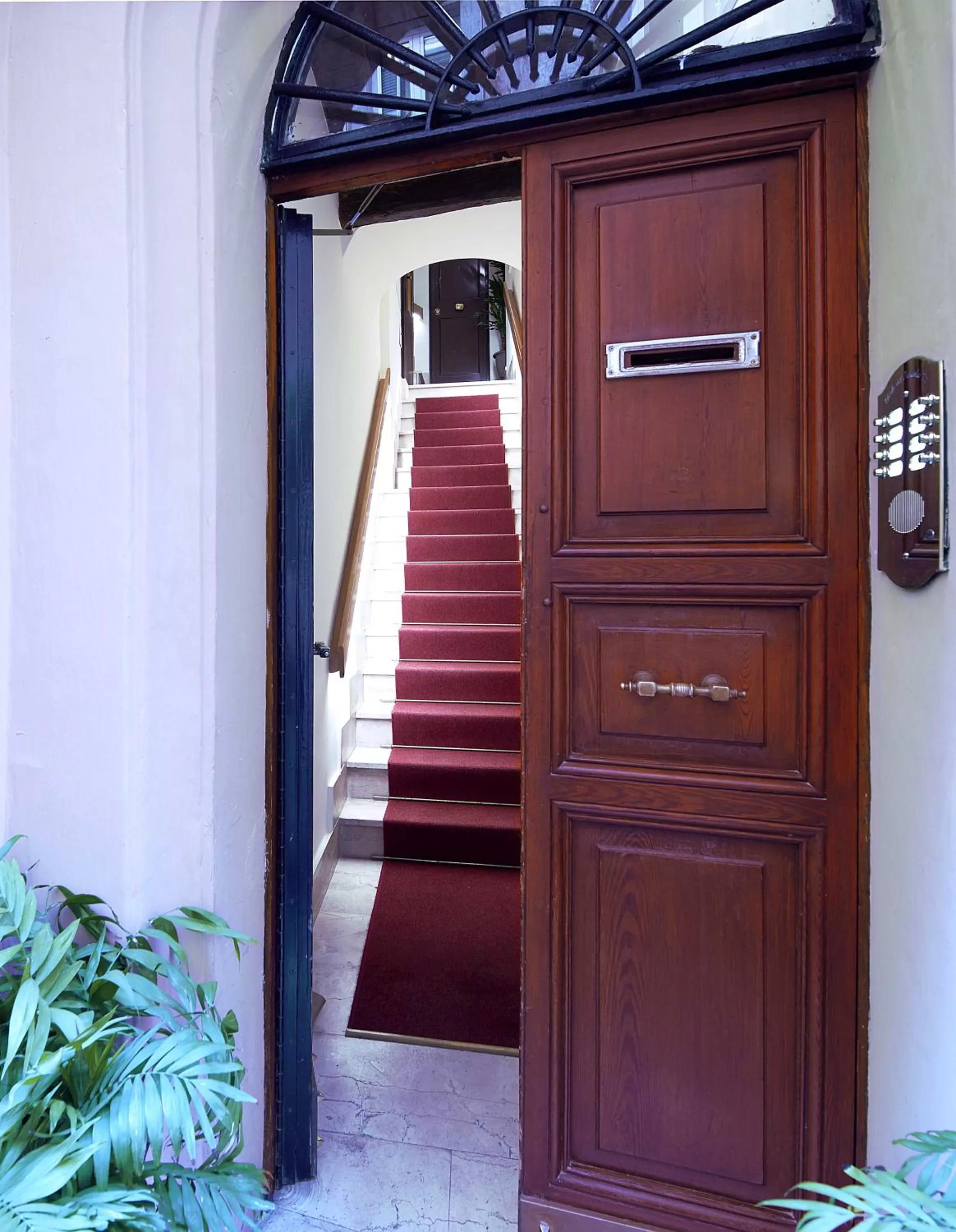 Facade/entrance in Harry's Bar Trevi Hotel & Restaurant