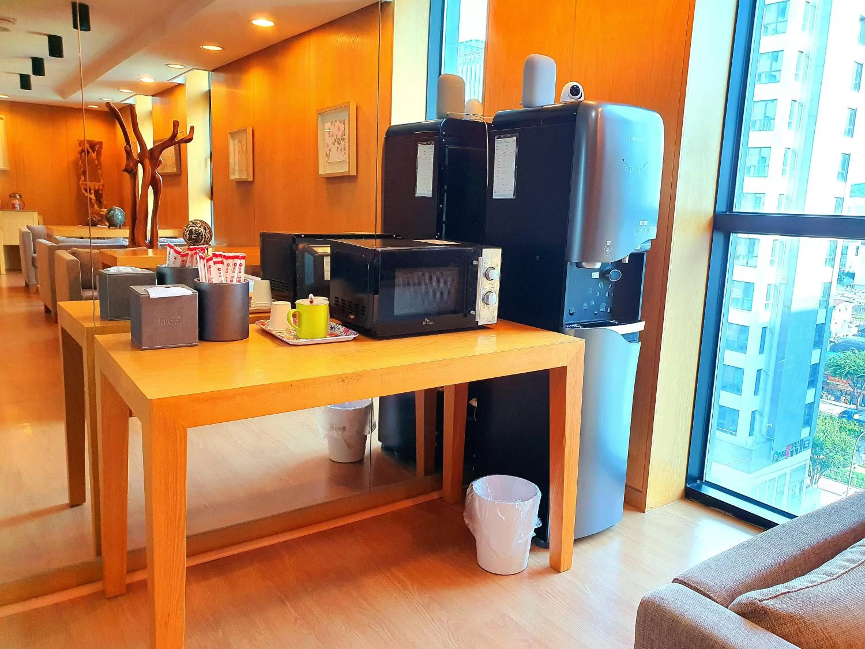 Communal lounge/ TV room in Rian Hotel