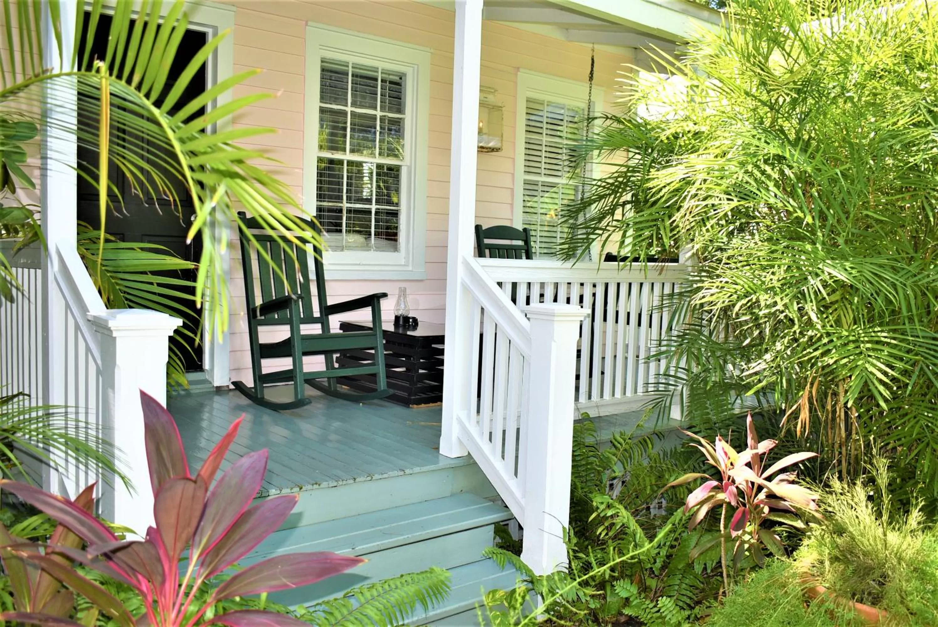 Facade/entrance in Simonton Court Historic Inn & Cottages